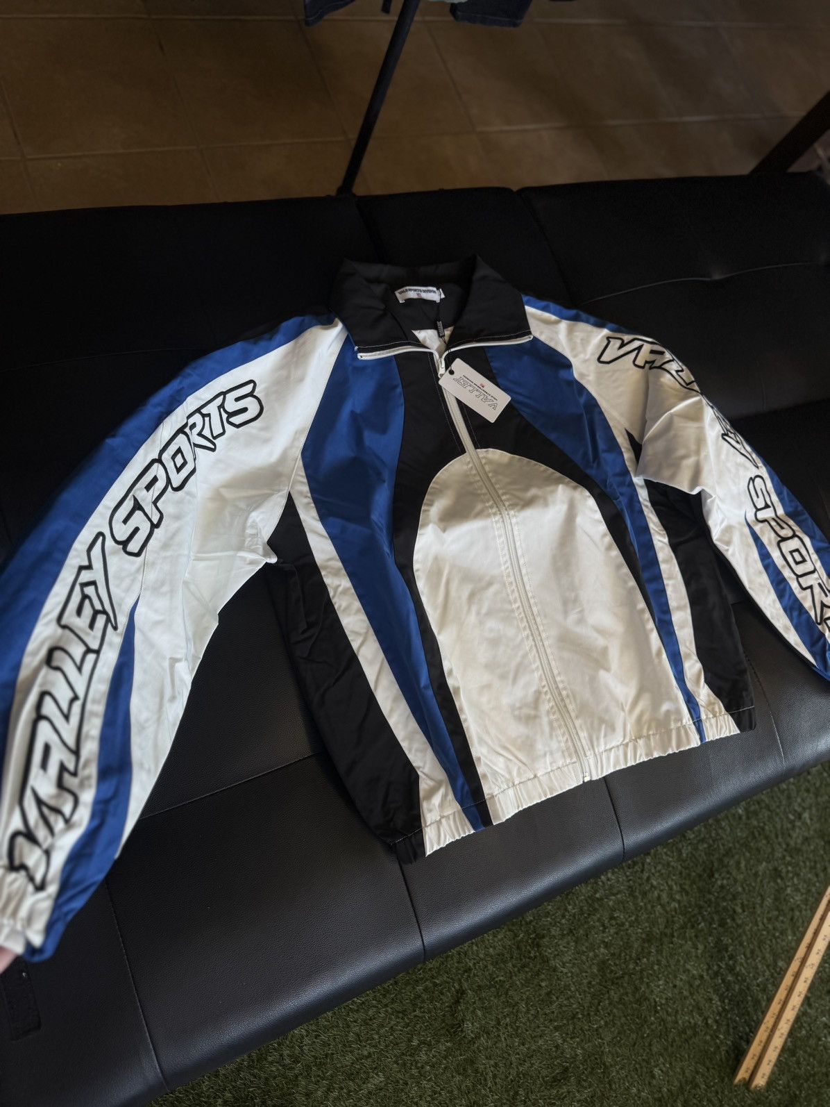 Vale Valley Blue White Track Jacket Size Large (NEW) Size US L / EU 52-54 / 3 - 1 Thumbnail