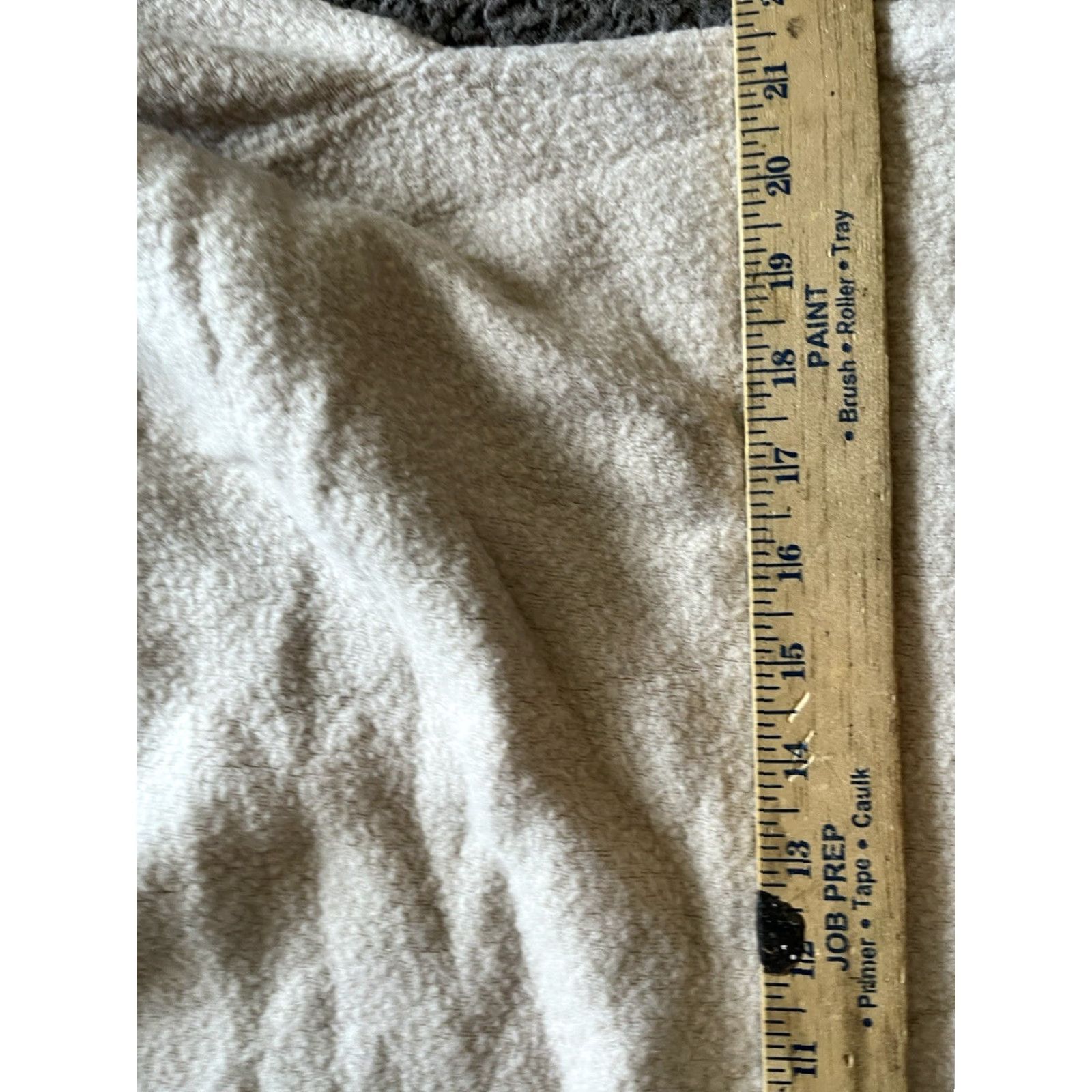 Express Express Women's Medium Beige Fleece Solid Crew Neck Knit Sweater Womens Size M / US 6-8 / IT 42-44 - 4 Thumbnail