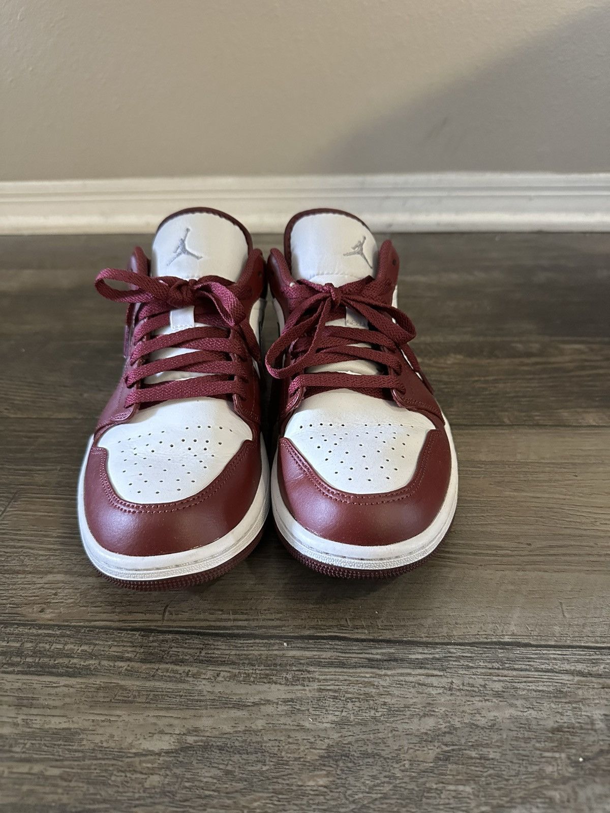 Jordan Brand Jordan 1 Low Bordeaux Size US 10 / EU 43 - 2 Thumbnail