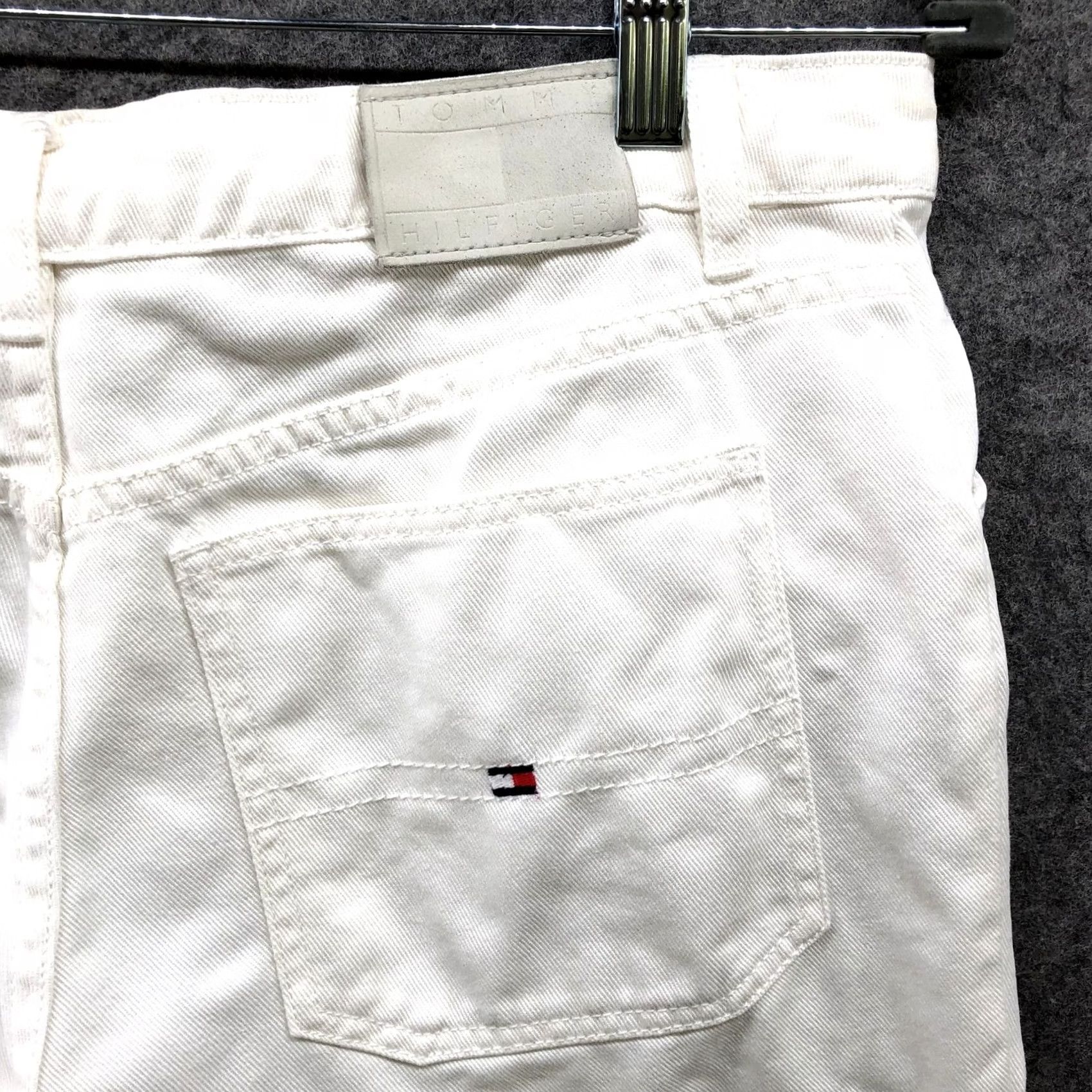 Tommy Hilfiger VINTAGE Tommy Hilfiger Carpenter Jeans Shorts Womens Size 10 White Y2K 2000s Size 32" / US 10 / IT 46 - 7 Thumbnail