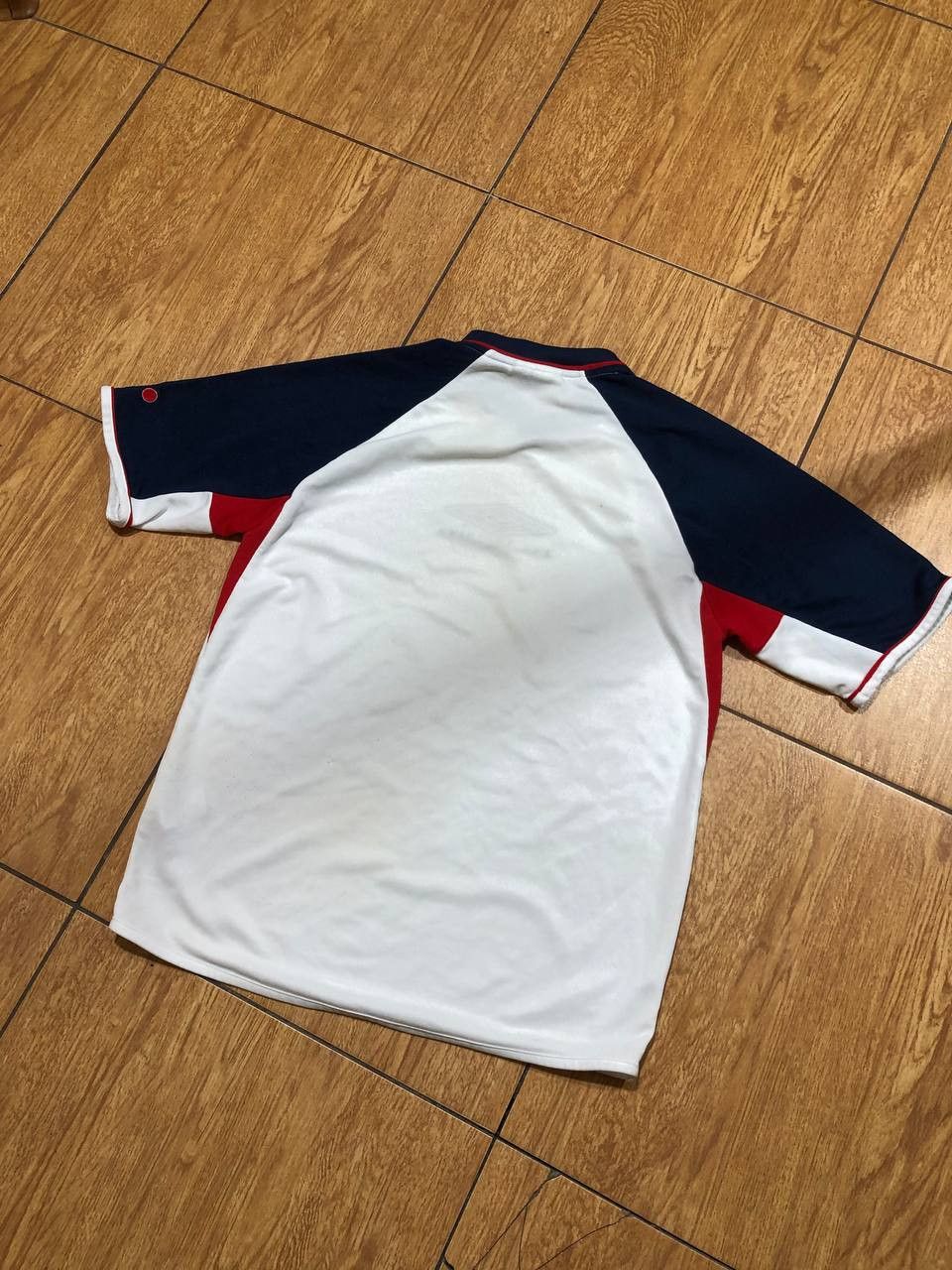 Umbro Streetwear Umbro T-Shirt logo center Y2K Vintage Size US M / EU 48-50 / 2 - 20 Thumbnail