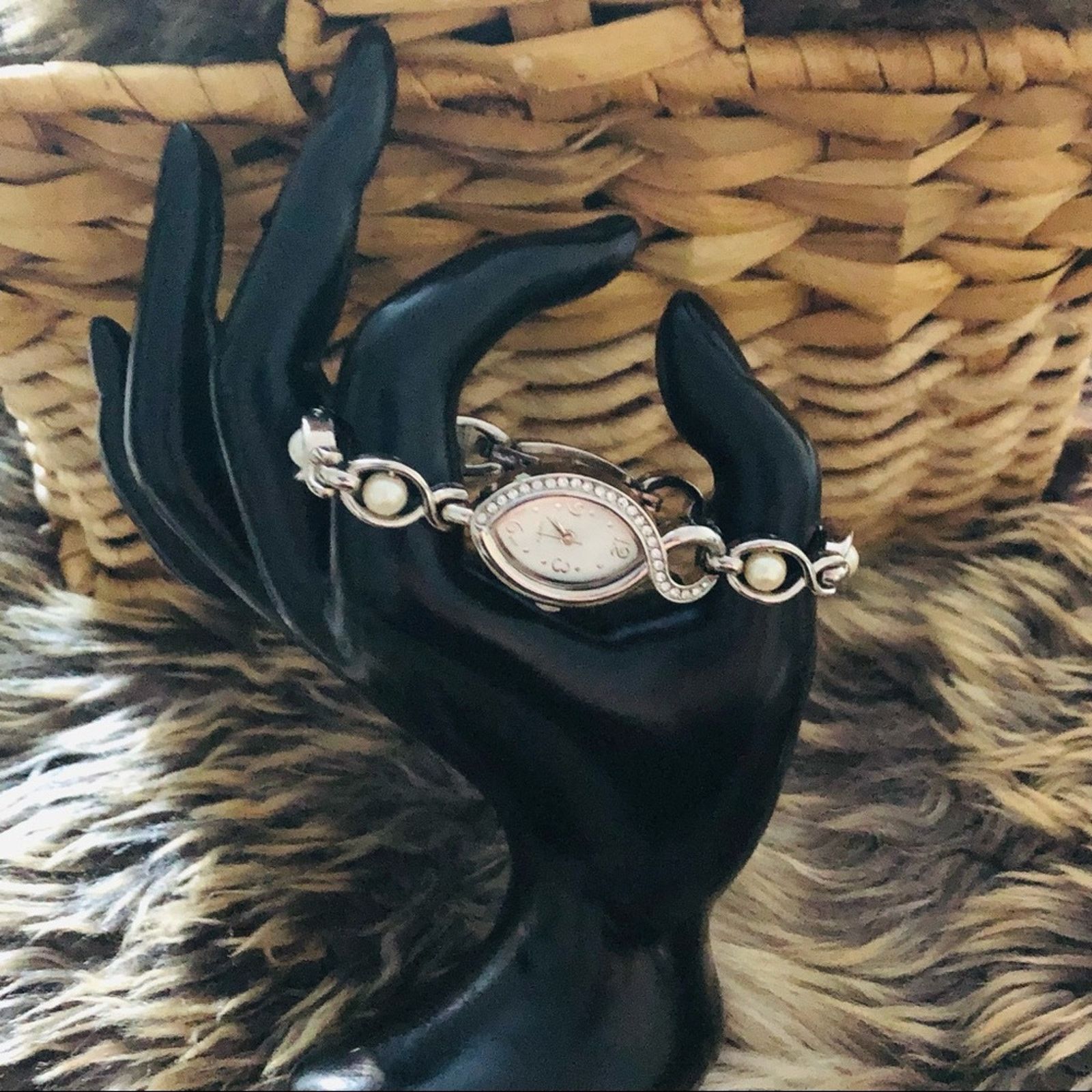 Jewelry Ladies elegant rhinestone silver swivel pearl bracelet watch Size ONE SIZE - 6 Thumbnail
