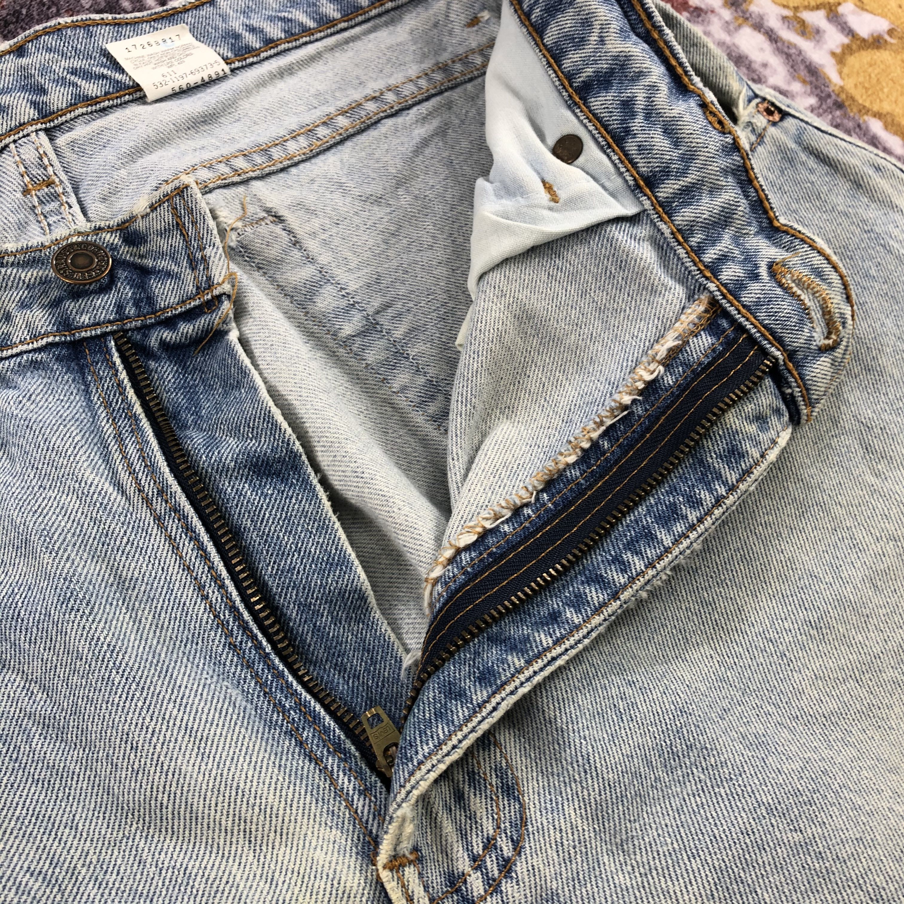 Levi's × Vintage 90s Vintage Light Wash Levis 560 Jeans-JM2312 Size US 35 - 15 Thumbnail