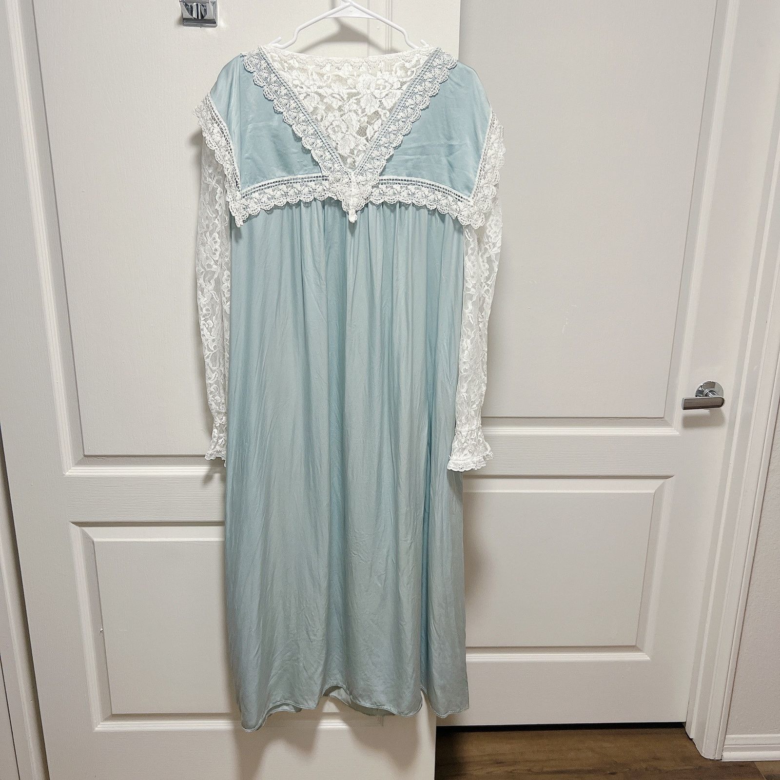 Jessica McClintock Gunne Sax Jessica McClintock Victorian Lace Button Nightgown Size M / US 6-8 / IT 42-44 - 2 Thumbnail