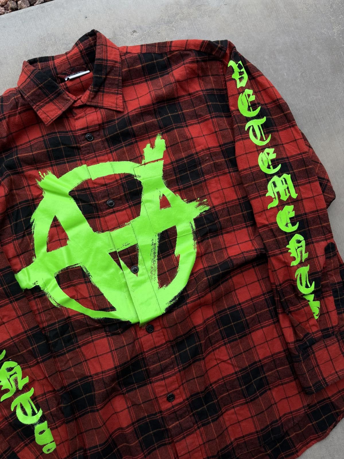 Vetements Vetements Anarchy Flannel Shirt Red Plaid Small Neon Logo Size US S / EU 44-46 / 1 - 2 Thumbnail