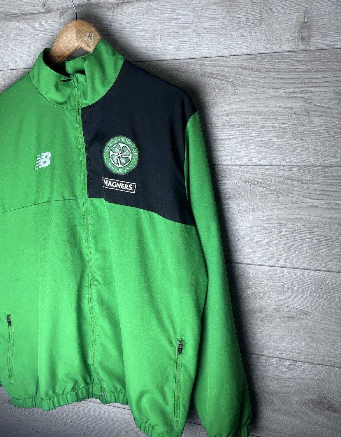 New Balance Vintage men’s soccer jacket New Balance FC The Celtic xl Size US XL / EU 56 / 4 - 4 Thumbnail