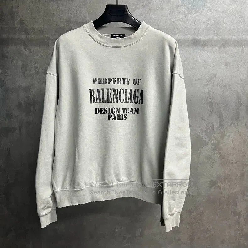 Balenciaga Balenciaga White Gray Letter Print Sweatshirt. Size US XS / EU 42 / 0 - 1 Thumbnail