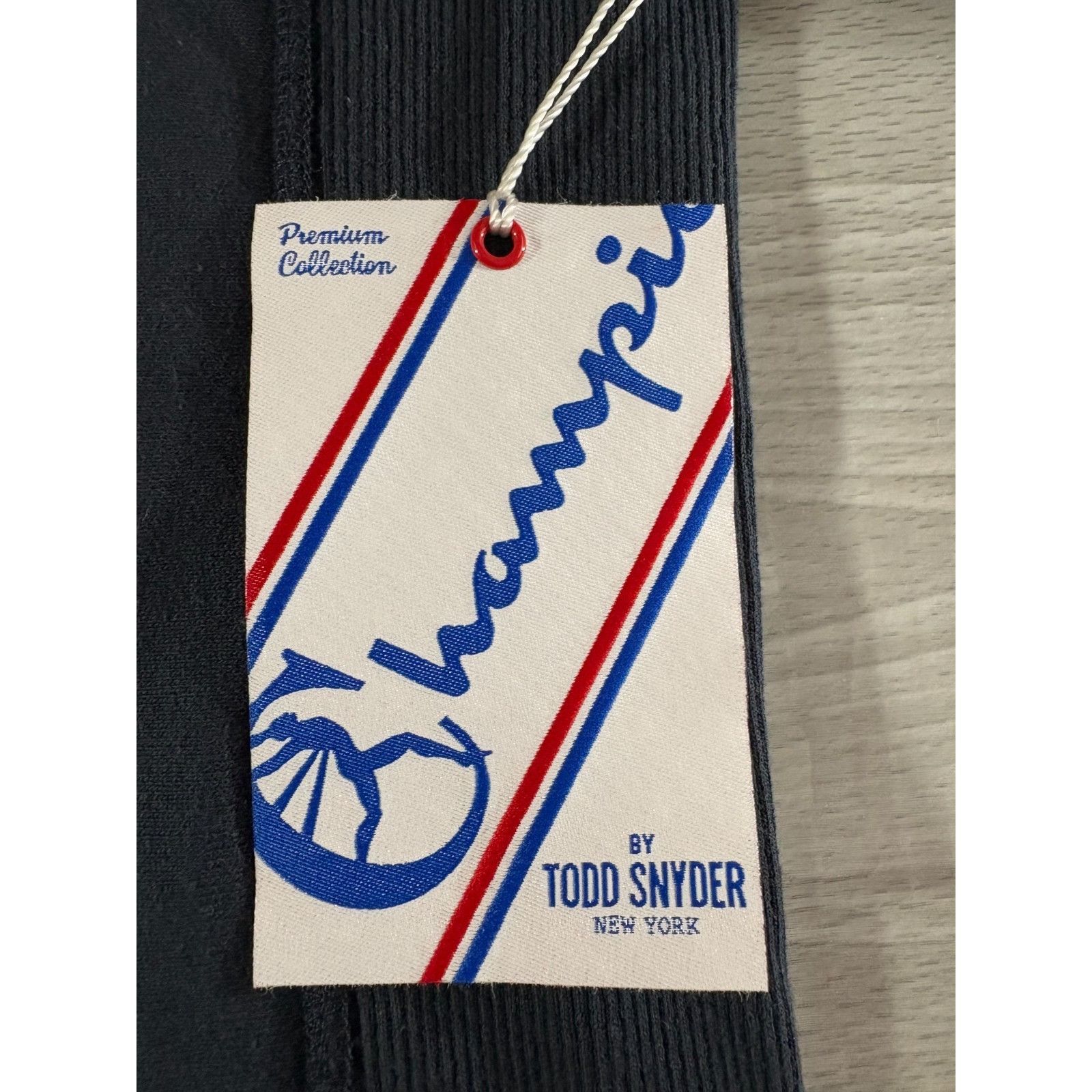 Champion Champion Todd Snyder Tribeca Graphic Sweatshirt color navy s Size US L / EU 52-54 / 3 - 4 Thumbnail