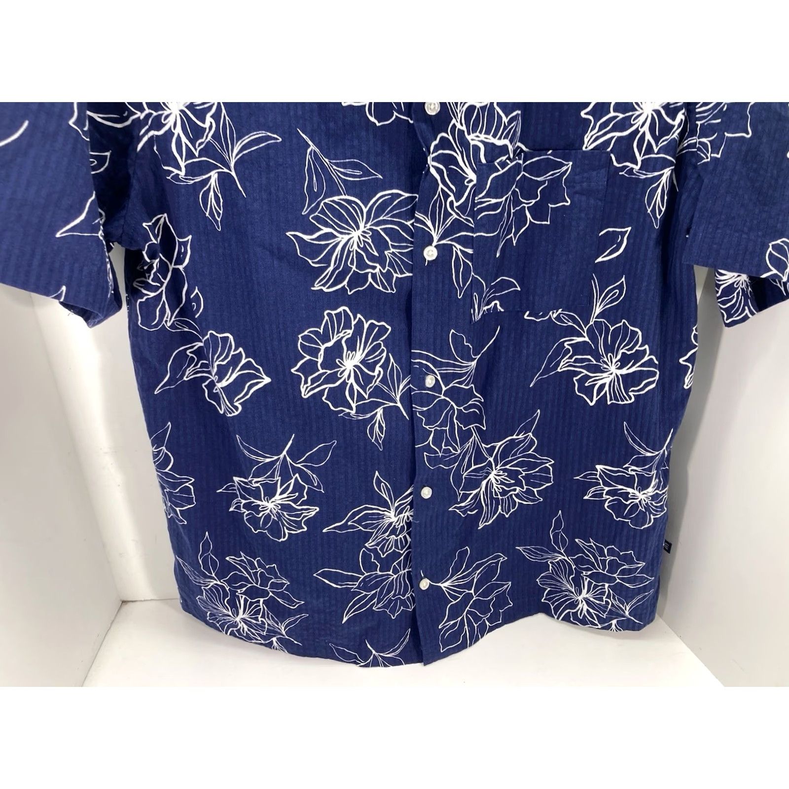 Gap VINTAGE Gap Camp Shirt Men L Blue Floral Button Short Sleeve Cotton NWT Size US L / EU 52-54 / 3 - 3 Thumbnail