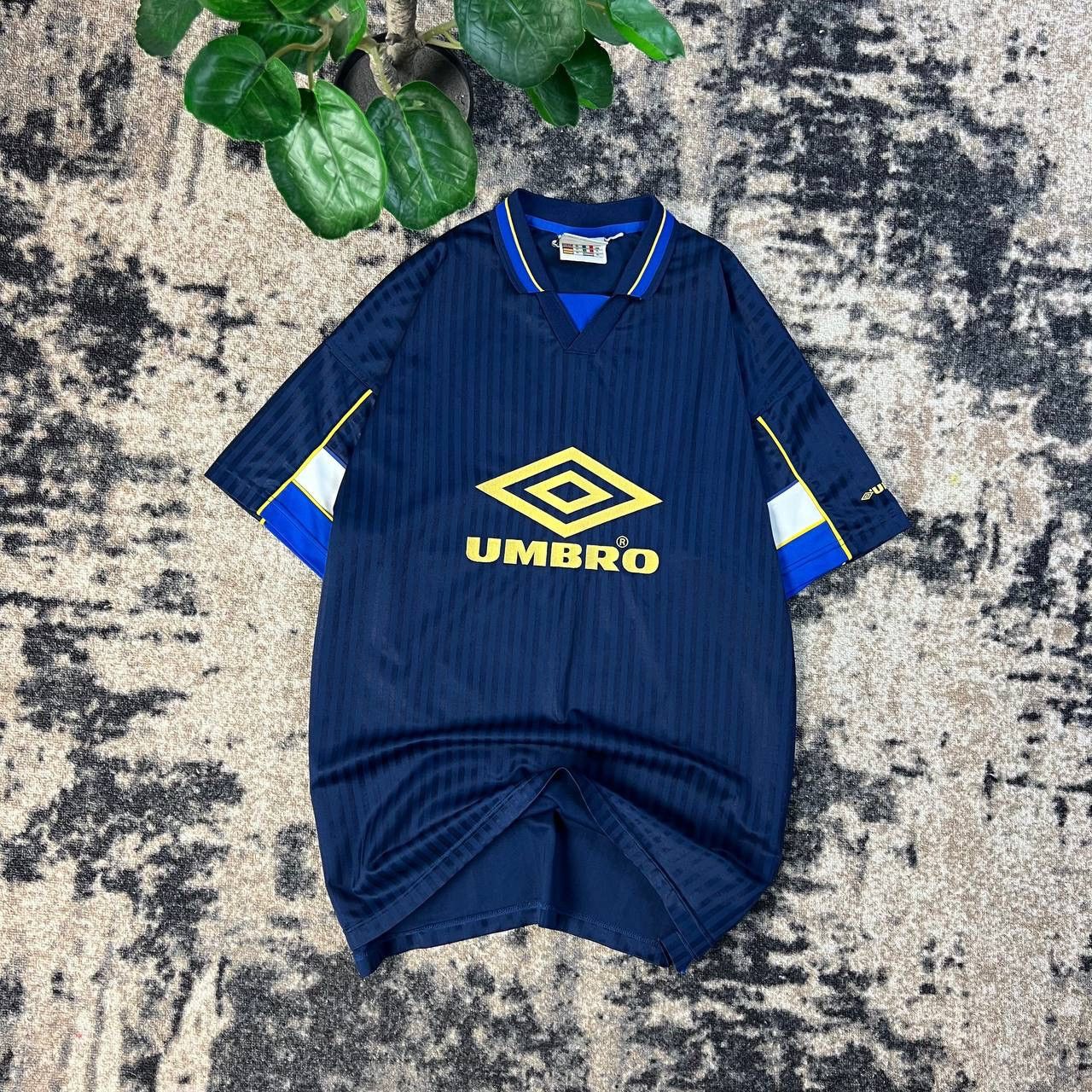 Umbro Umbro Vintage Y2K Big Logo Jersey Polo T-Shirt Size US XL / EU 56 / 4 - 1 Thumbnail