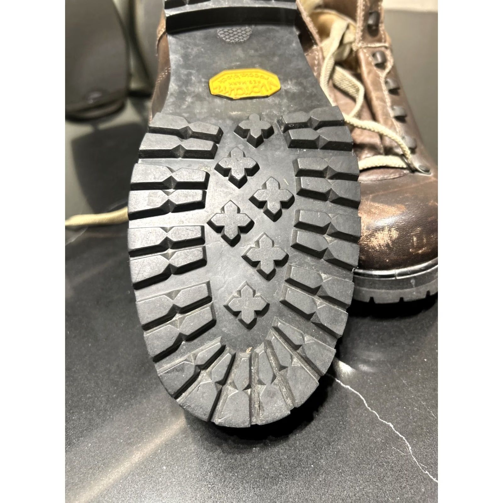 Vibram VINTAGE Kastinger Hiking Boots Mens 7.5 Brown Leather Vibram Lace Up Comfort Logo Boots Size US 10 / EU 43 - 2 Thumbnail
