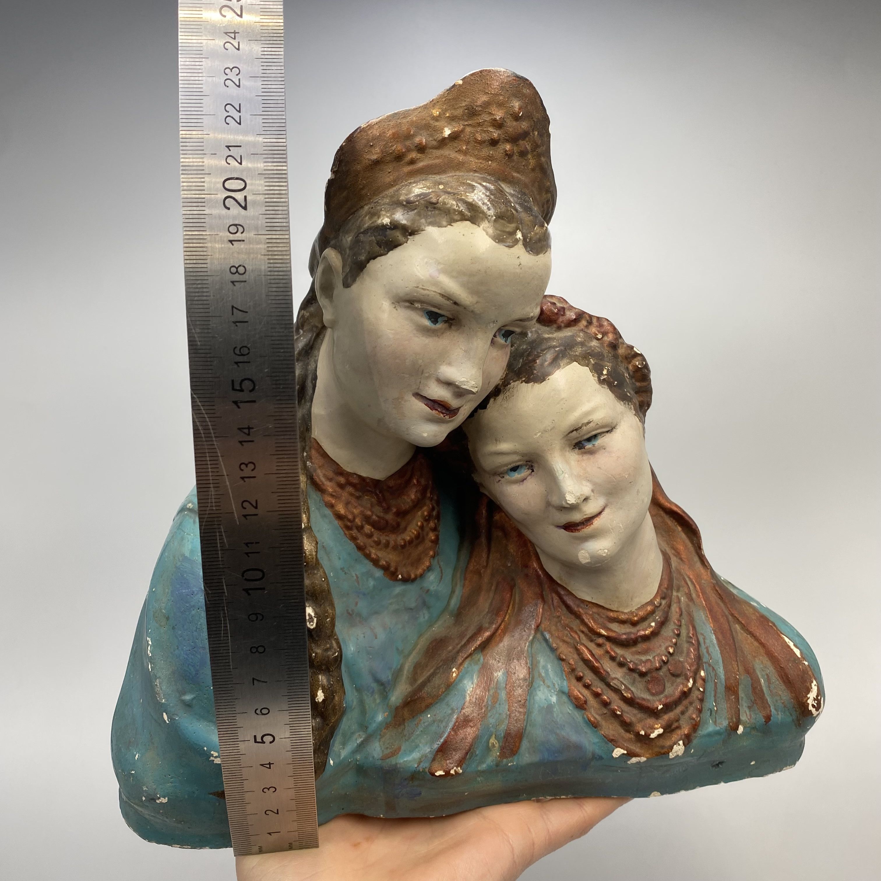 Vintage Vintage Handmade Gypsum Sculpture Sisters Ukrainian Folk Art Size ONE SIZE - 8 Thumbnail