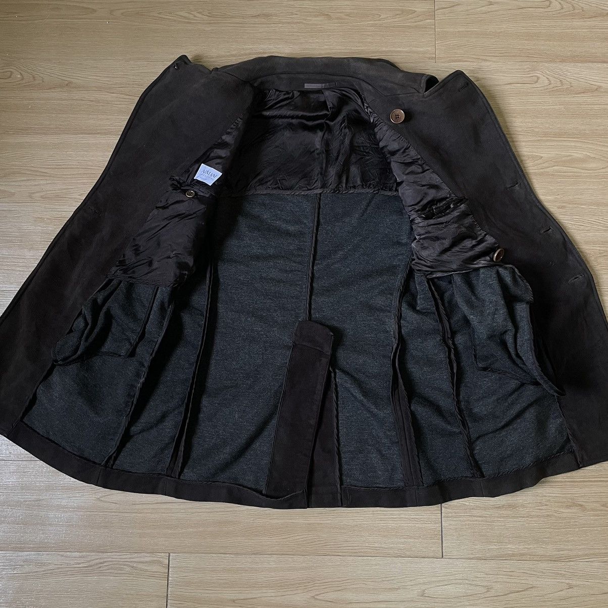 Armani Collezioni 🇮🇹 ARMANI COLLEZIONI ITALY ARCHIVE DOUBLE BREASTED SUEDE COAT Size US M / EU 48-50 / 2 - 14 Thumbnail