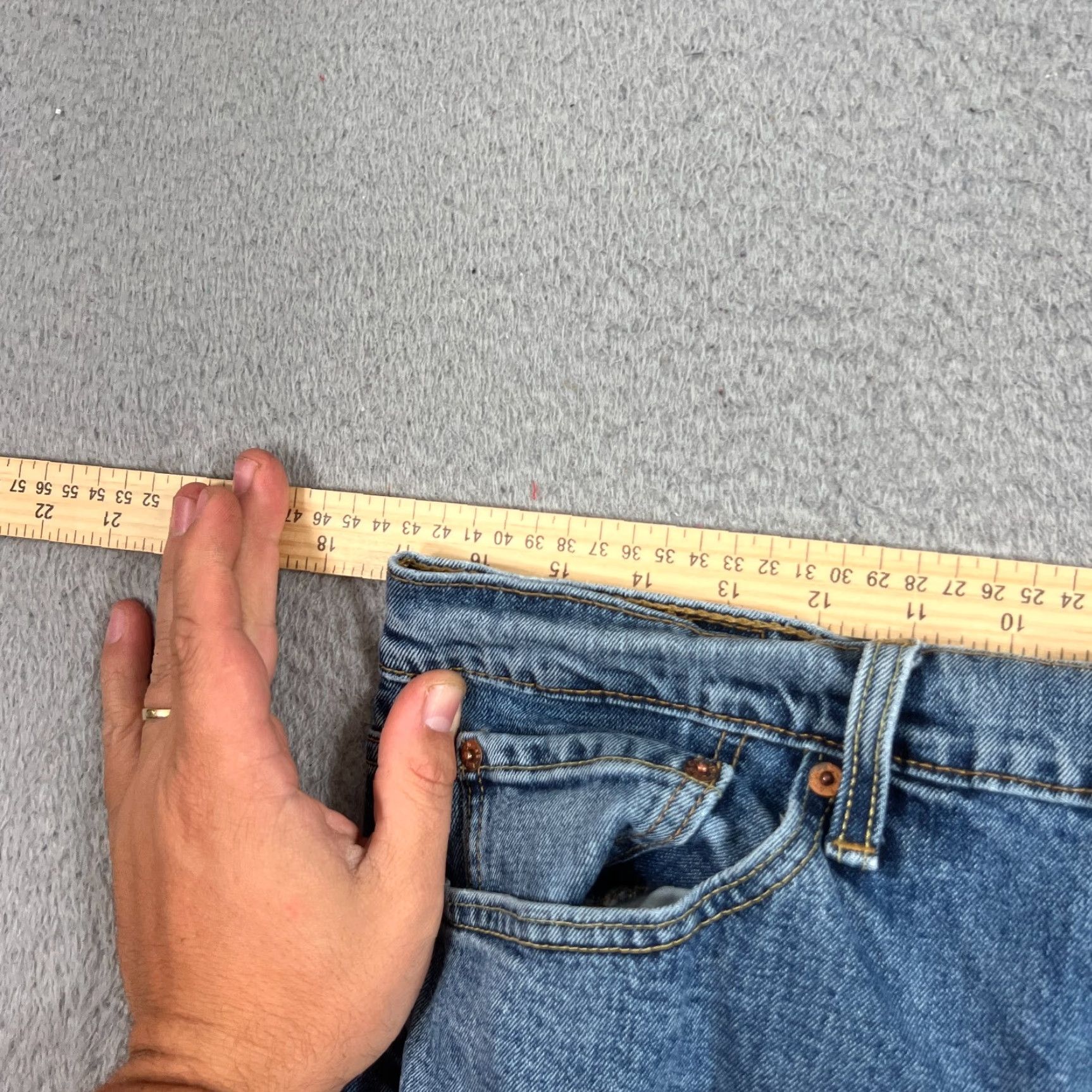 Levi's VINTAGE Levi's 541 Taper Fit Jeans Men Size 33x30 Blue Denim Classic 90s Size US 33 - 5 Thumbnail