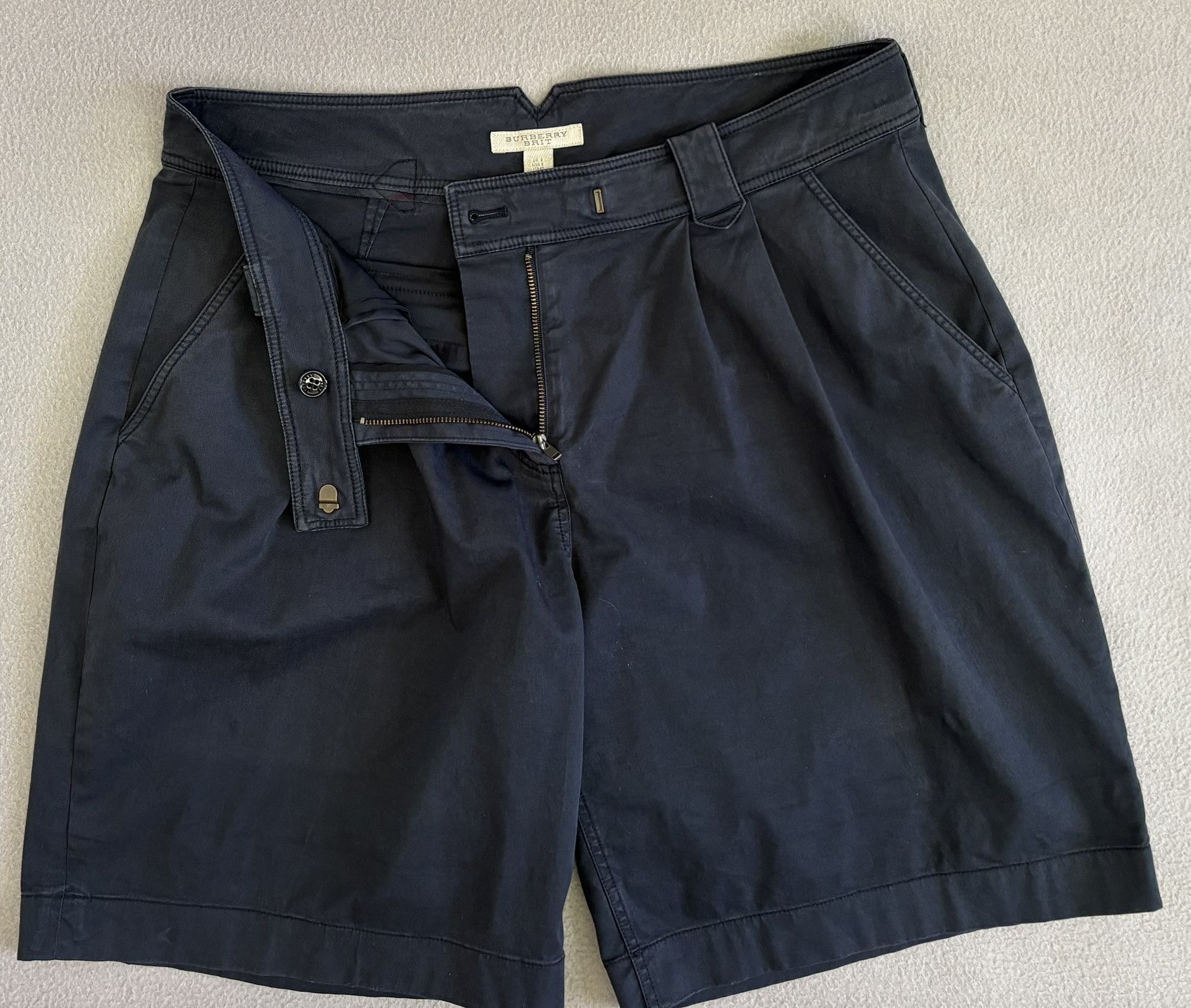 Burberry Burberry Navy shorts size 8 Size 27" / US 4 / IT 40 - 9 Thumbnail