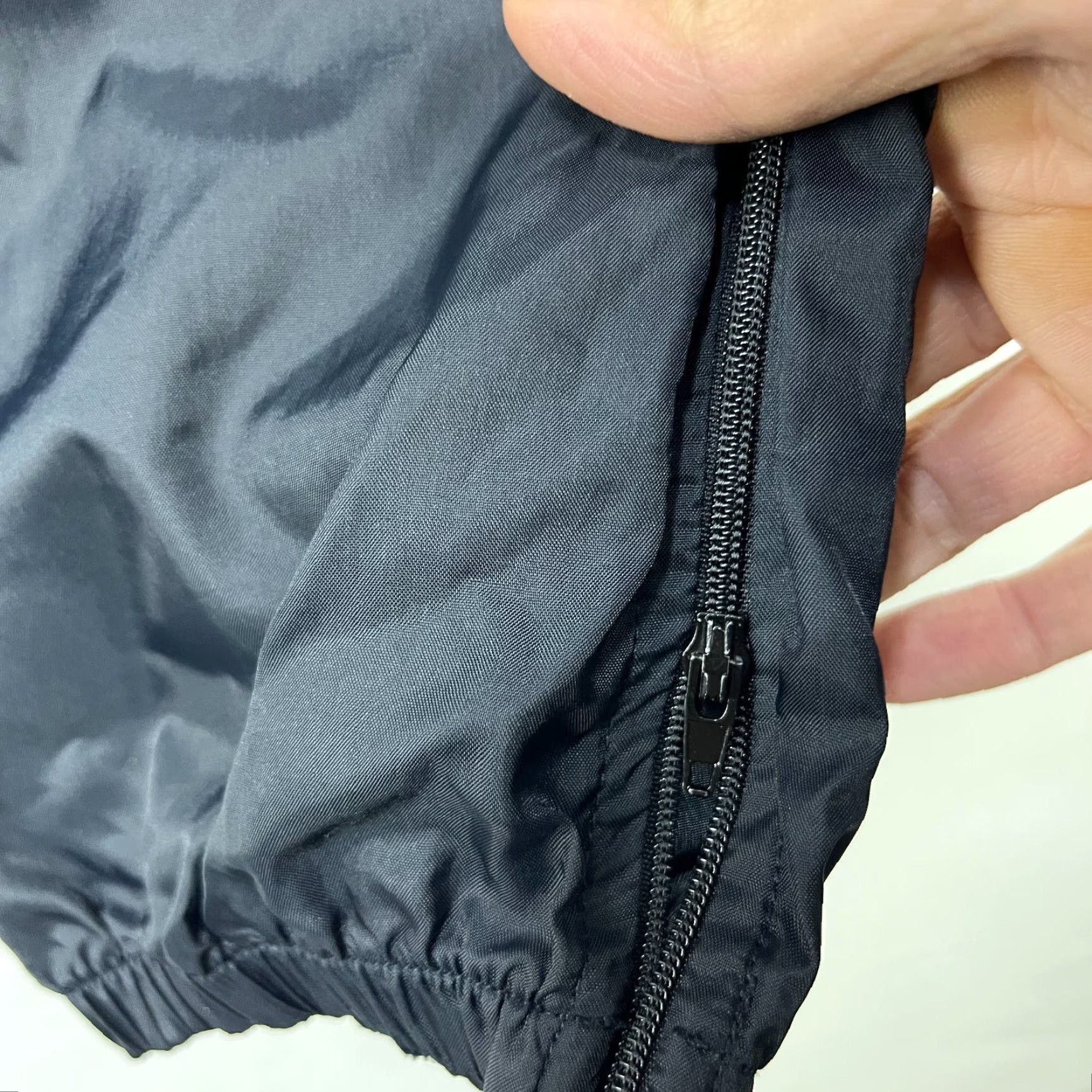 Nike VINTAGE Nike Windbreaker Pants Black Tonal Swoosh XL Parachute Swishy 90s Track Pants Mens Size US 36 / EU 52 - 5 Thumbnail