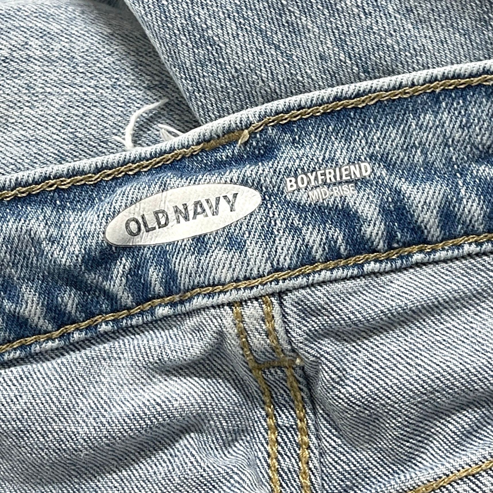 Old Navy Old Navy Jeans Size 4 Light Blue Denim Distressed Raw Hem 5-Pocket Belt Loops Mid Rise Regular Fit 26in Inseam Women Streetwear Jeans Size 30" / US 8 / IT 44 - 4 Thumbnail