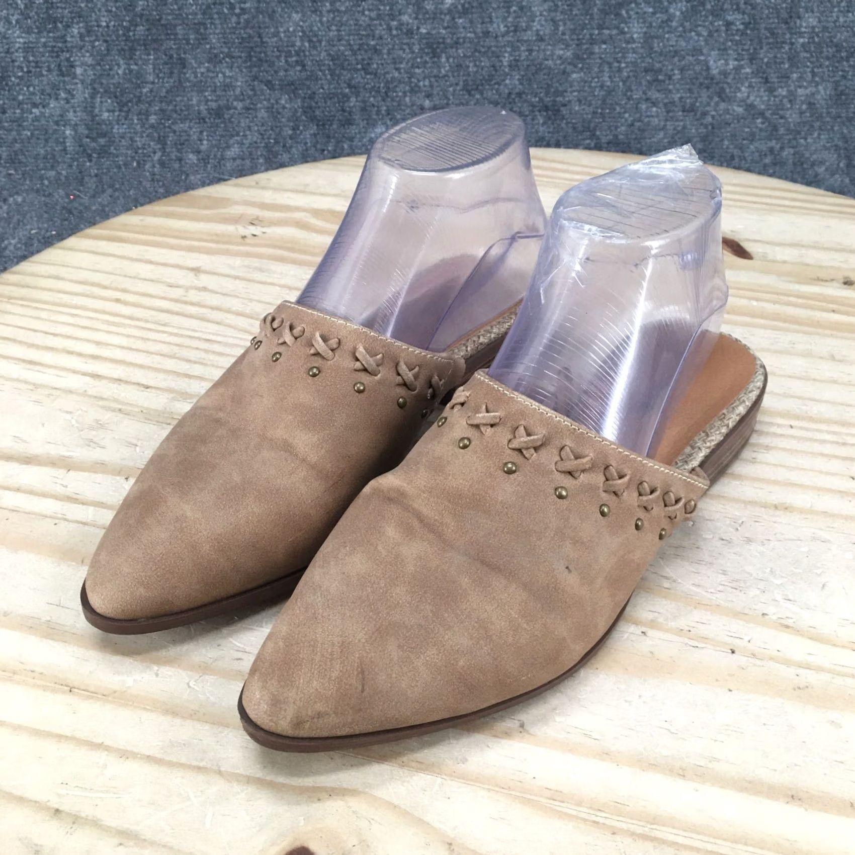 Vintage Maurices Sandals Womens 7 M Studded Mule Flats Beige Faux Leather Slip On Sandals Size US 7 / IT 37 - 3 Thumbnail