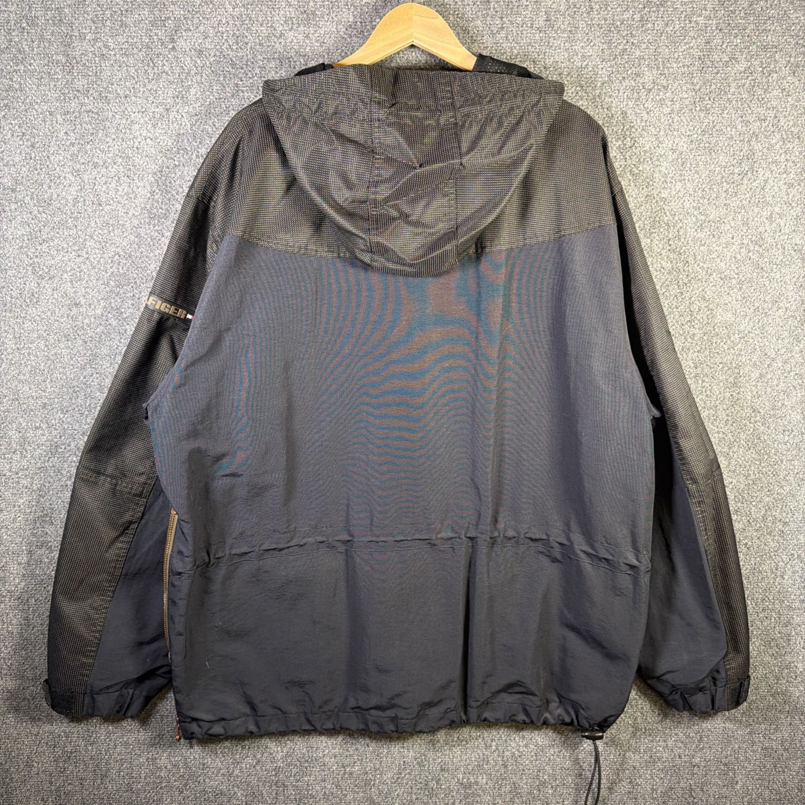 Tommy Hilfiger Vintage Tommy Hilfiger Jacket XL 90s Black Retro Gorpcore Size US XL / EU 56 / 4 - 9 Thumbnail
