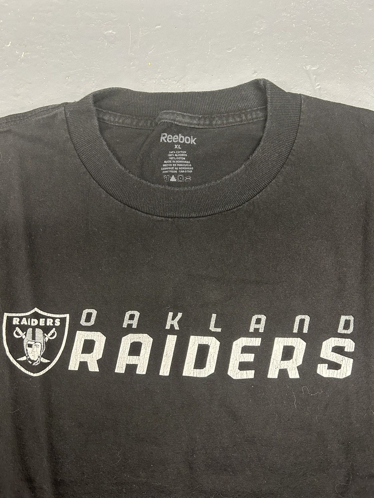 NFL Crazy Vintage Y2K Essential Black Oakland Raider NFL T-Shirt Size US L / EU 52-54 / 3 - 2 Thumbnail