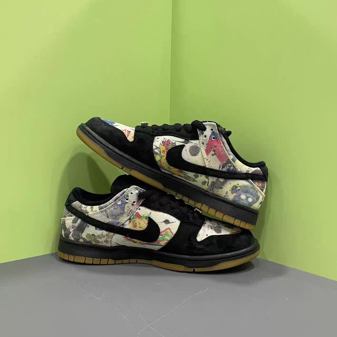Nike Nike Dunk SB Low x Supreme 'Black Multicolor' Sneakers K15 Size US 9 / EU 42 - 4 Thumbnail
