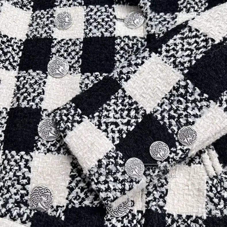 Chanel Chanel Tweed black and white colour-block long-sleeved jac Size XS / US 0-2 / IT 36-38 - 7 Thumbnail