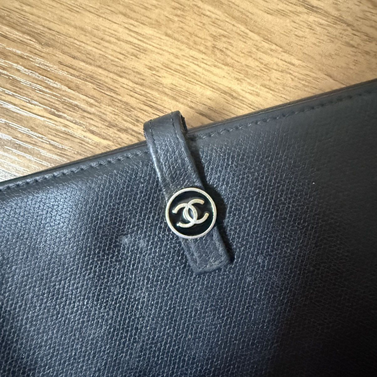 Chanel Vintage Chanel Long Wallet 9154697 Size ONE SIZE - 1 Thumbnail
