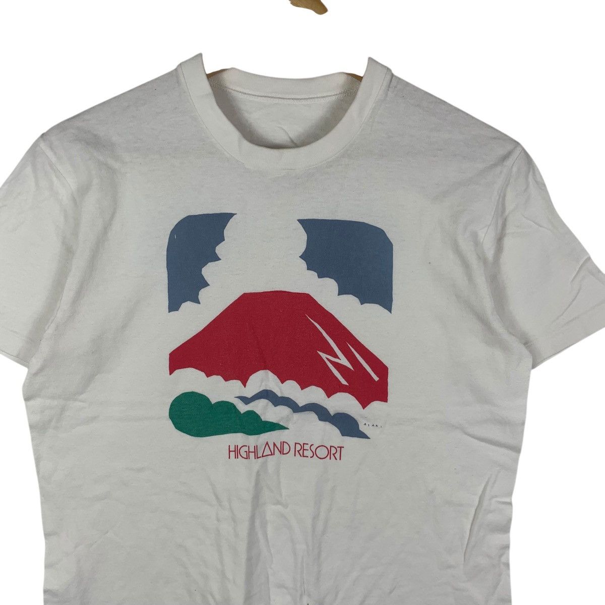 Vintage Vintage 90’ JAPAN FUJI MOUNTAIN Highland Resort Tee Shirt Size S / US 4 / IT 40 - 5 Thumbnail