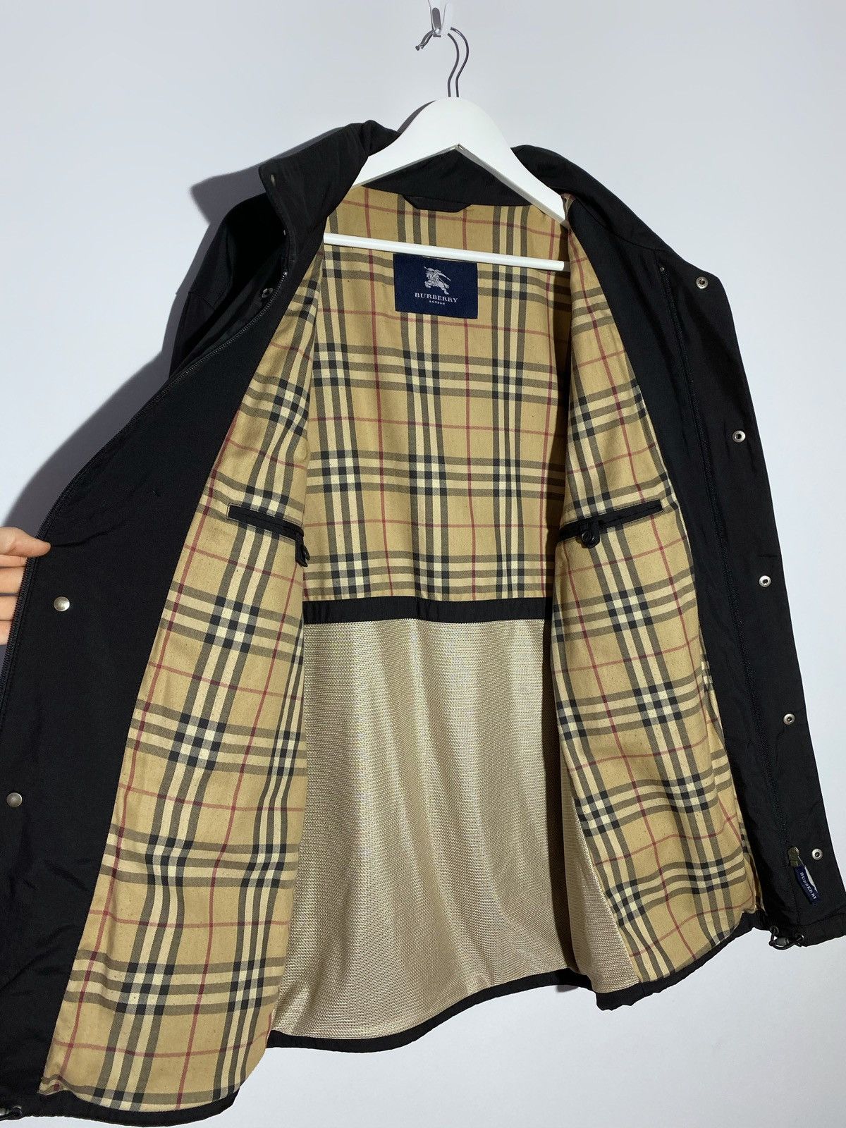 Burberry Burberry London Check Lined Black Coat Jacket Size US M / EU 48-50 / 2 - 3 Thumbnail