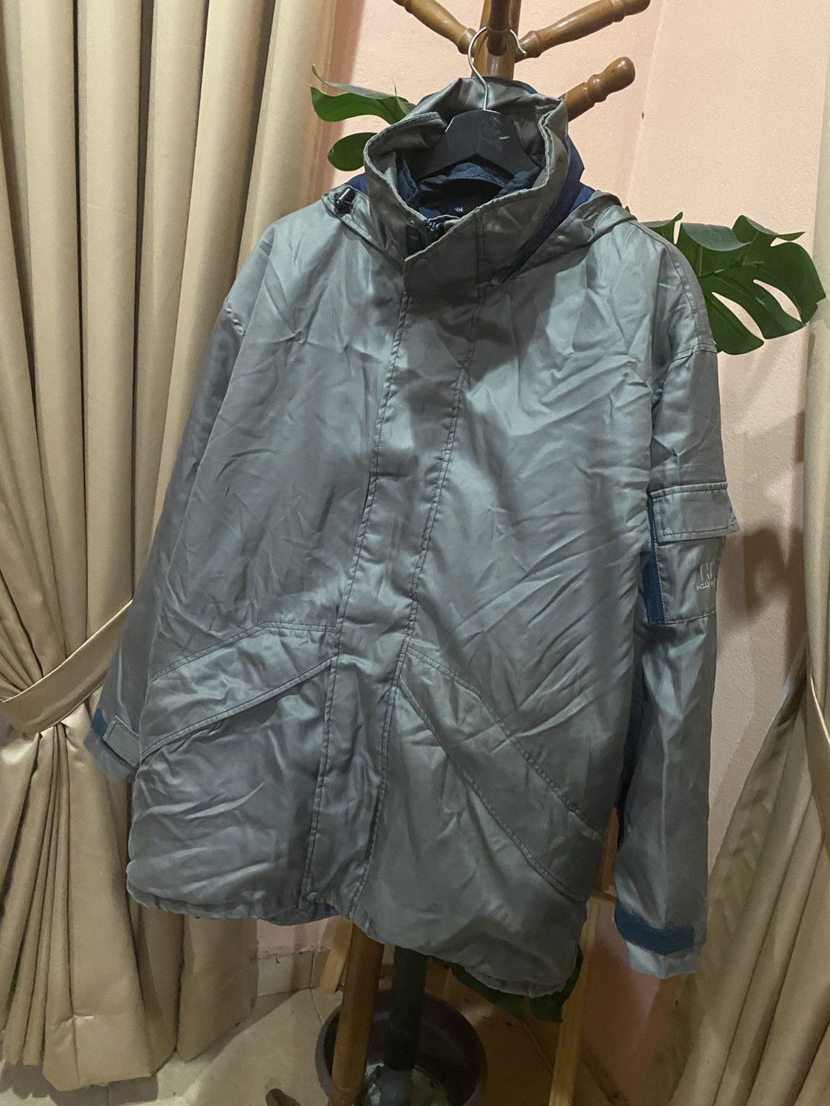 Helly Hansen Vintage Helly Hansen Gray Waterproof Windbreaker Jacket Size US L / EU 52-54 / 3 - 2 Thumbnail