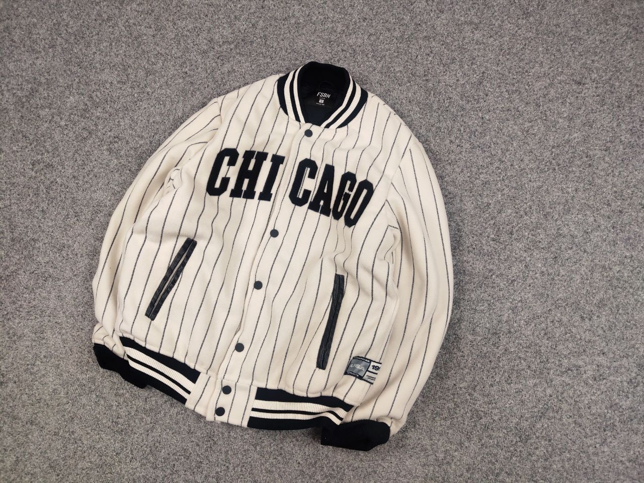 Other Vintage Chicago USA Champions Logo Patch Beige Bomber Jacket Size US S / EU 44-46 / 1 - 3 Thumbnail