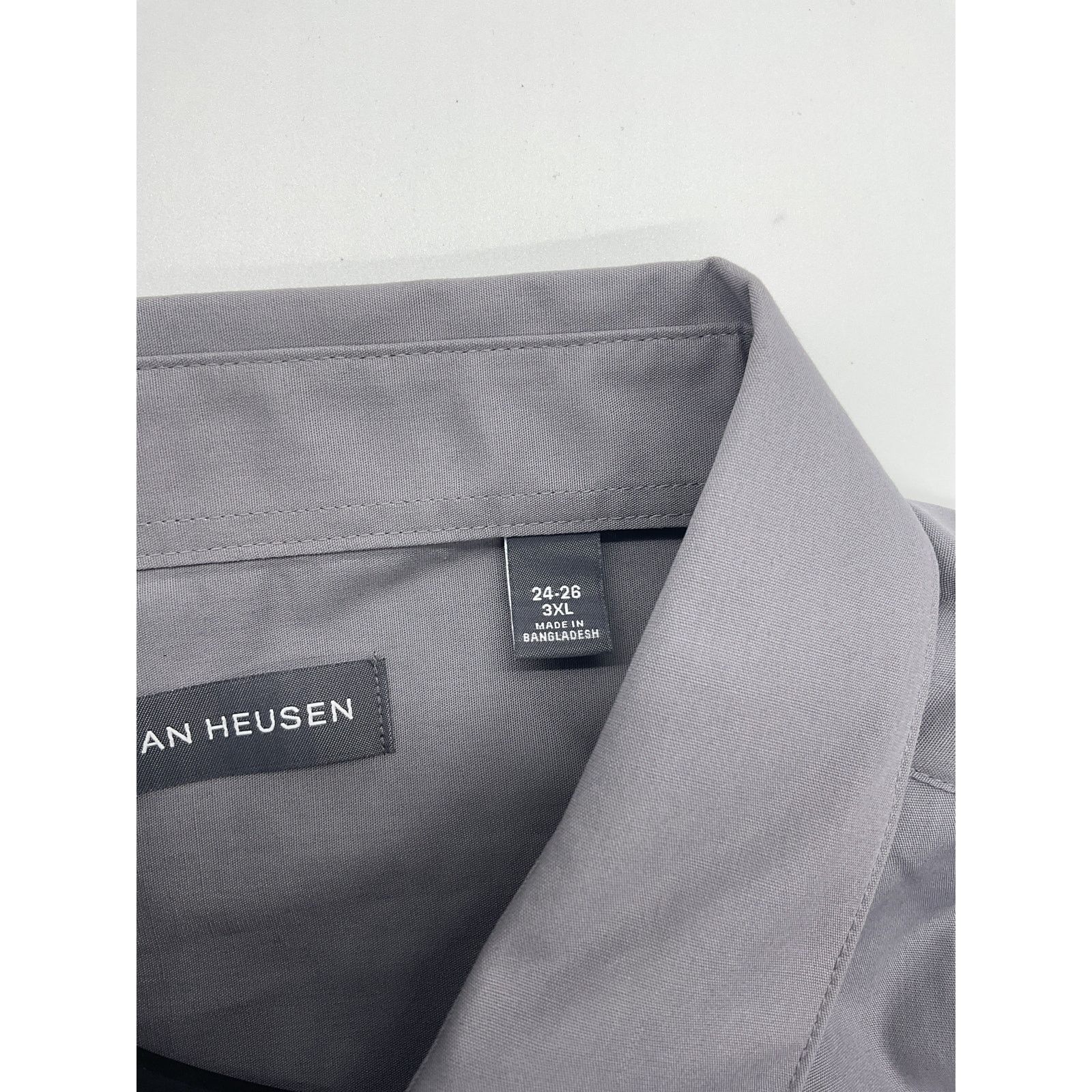 Van Heusen Van Heusen Women’s Button-up Dress Shirt - Size 24-26/3XL Size 3XL / US 20-22 - 5 Thumbnail