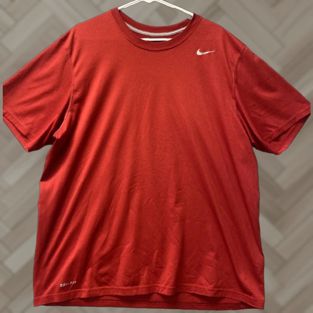 Nike Nike Dri-FIT Shirt XL Adult Red Athletic Fit Swoosh Logo Mens L /108-15 Size US XL / EU 56 / 4 - 1 Thumbnail
