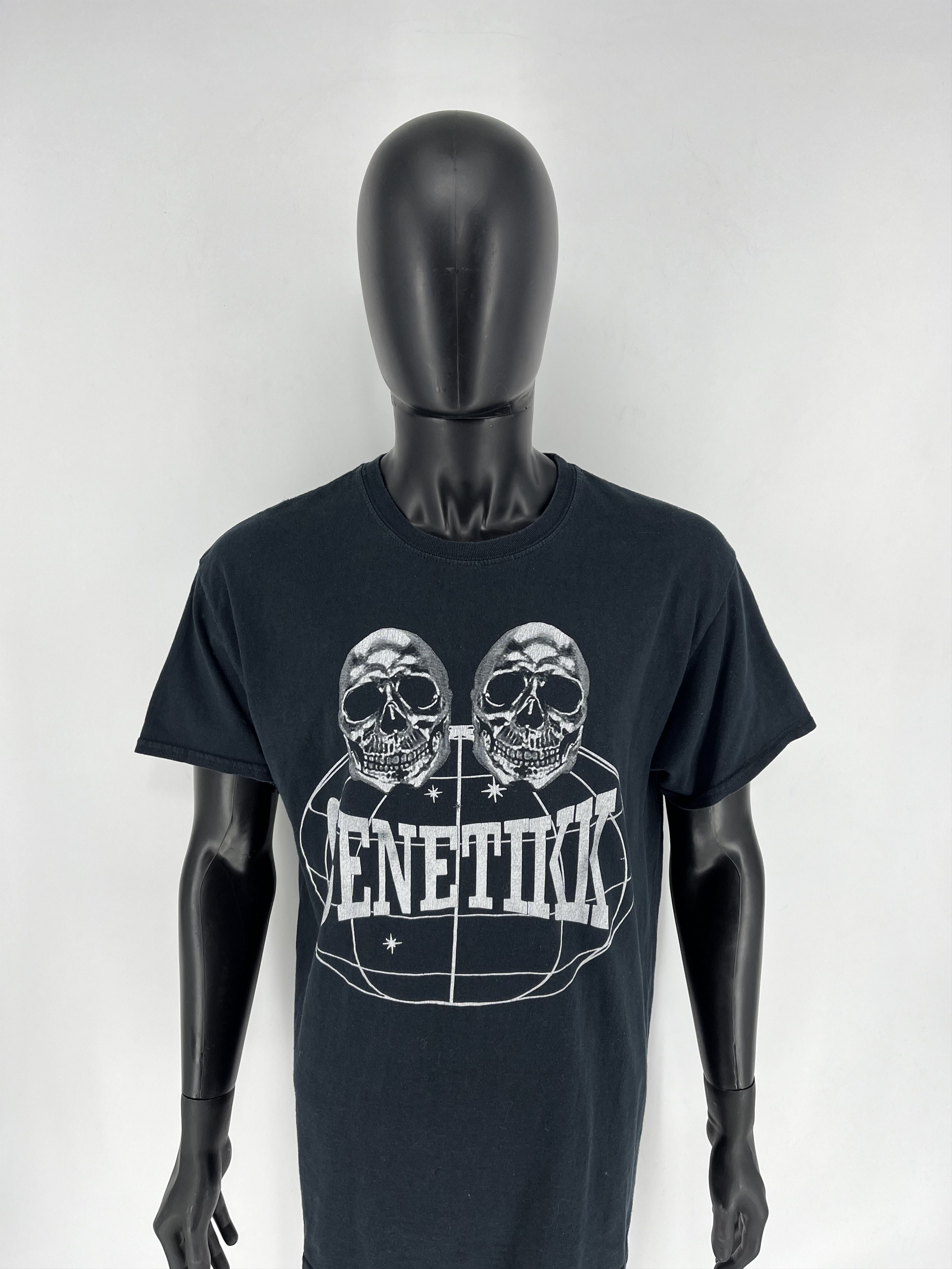 Band Tees Vintage Y2k Genetikk Hip Hop Band Germany Rare Tee OG Size US L / EU 52-54 / 3 - 5 Thumbnail
