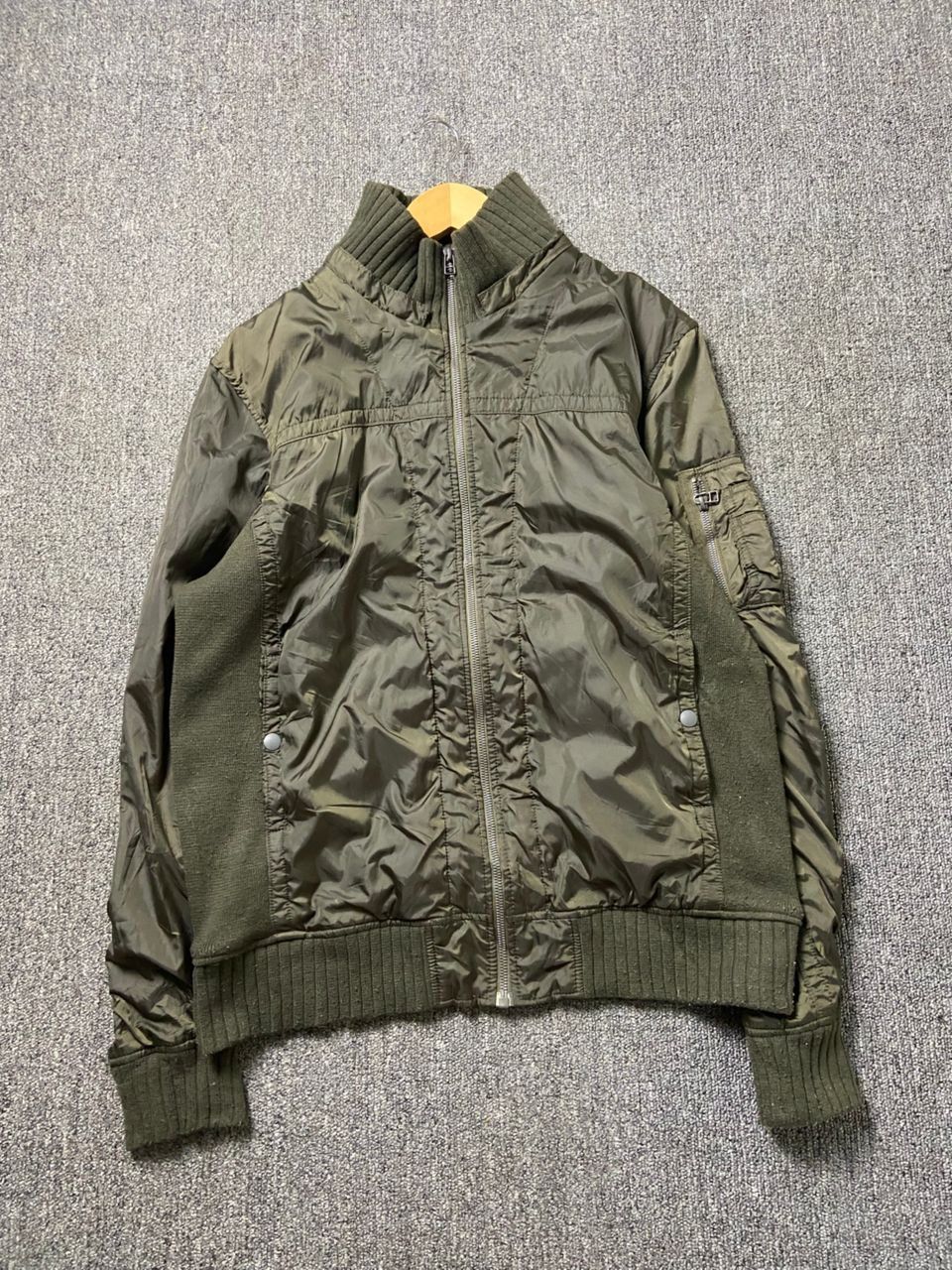 Alpha Industries Alpha Industries Lightweight Bomber Style Jacket (197) Size US XL / EU 56 / 4 - 1 Thumbnail