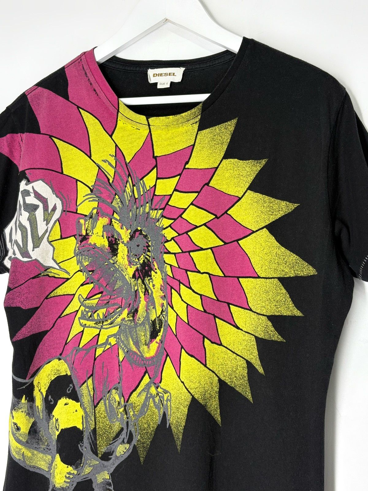 Diesel Vintage 90s Diesel Japanese Dragon Y2k T-Shirt Size US L / EU 52-54 / 3 - 4 Thumbnail