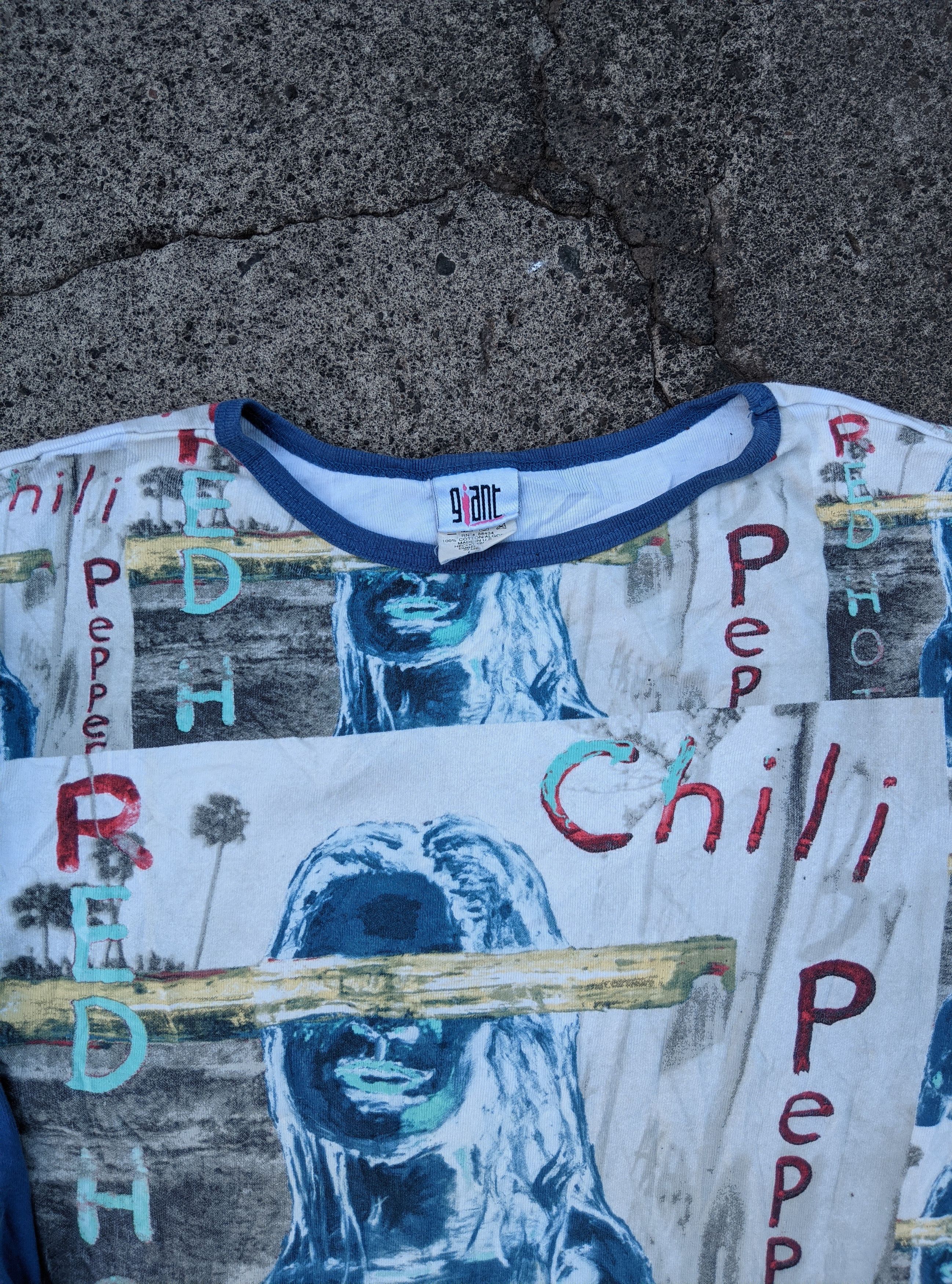 Band Tees Vintage 2002 red hot chilipeppers by the way aop baby tee Size L / US 10 / IT 46 - 3 Thumbnail