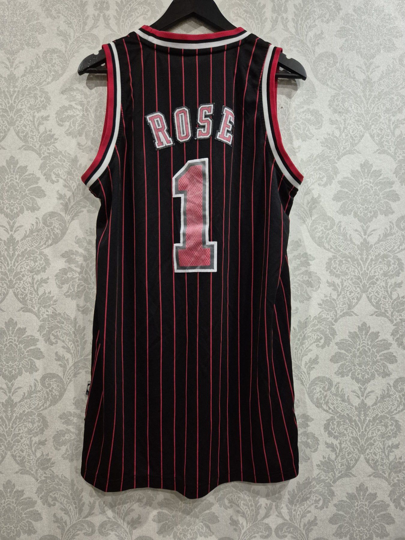 Adidas ADIDAS HARDWOOD CLASSIC 1995-96. CHICAGO BULLS ROSE Size US M / EU 48-50 / 2 - 2 Thumbnail