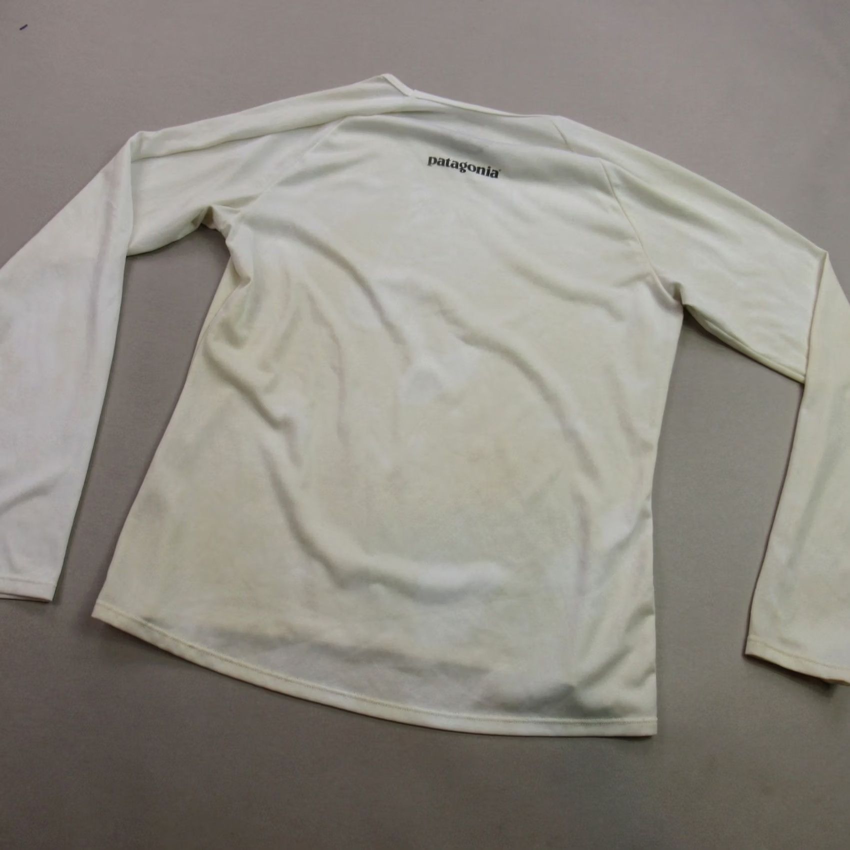 Patagonia Patagonia Shirt Mens Medium Long Sleeve Crew Neck Ivory Outdoor Lightweight Size US M / EU 48-50 / 2 - 6 Thumbnail