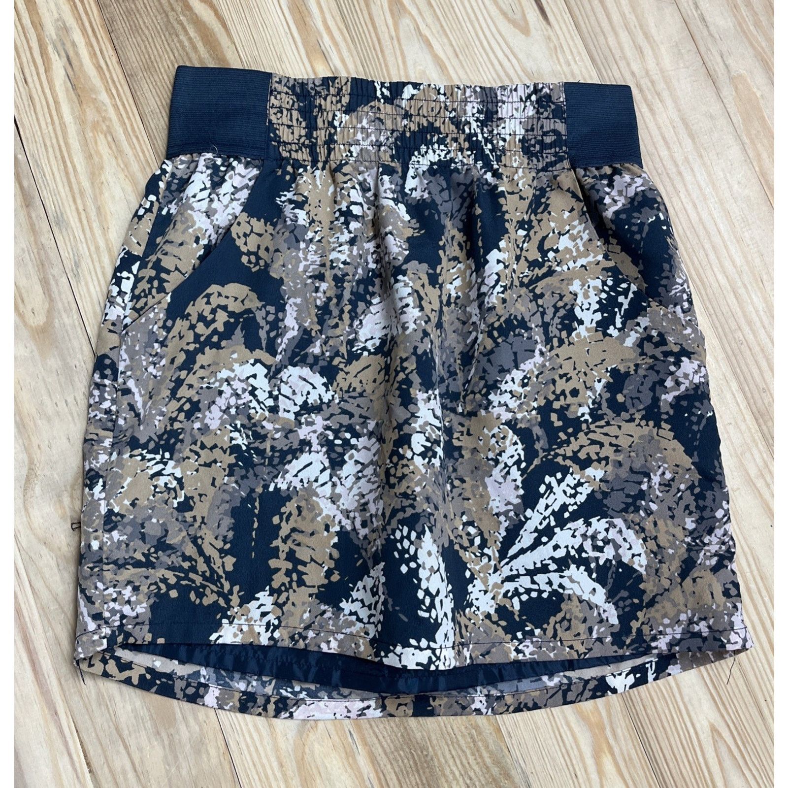 Gap GAP XS Mini LINED Skirt Navy Leaf Patterned A Line Size 25" / US 0 / IT 36 - 1 Thumbnail