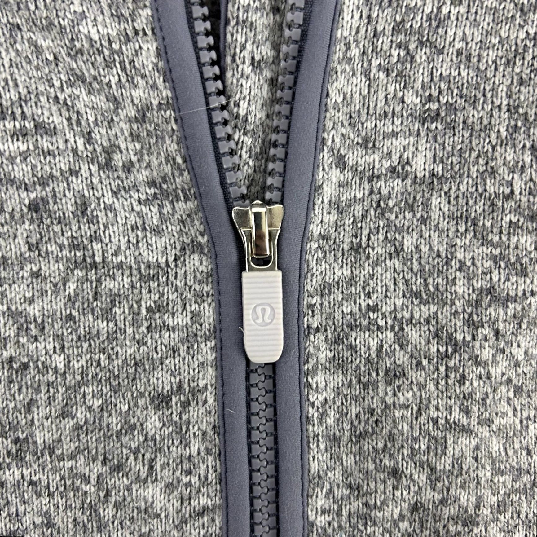 Lululemon VINTAGE Lululemon Fleece Hoodie Pullover Women Medium Gray 1/2 Zip Hooded Pockets Size M / US 6-8 / IT 42-44 - 5 Thumbnail