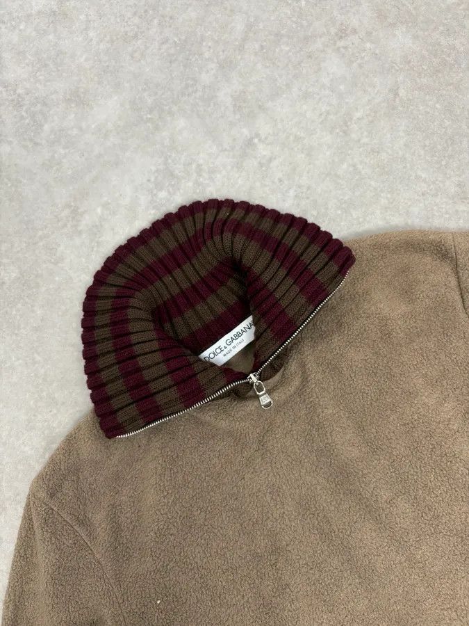 Dolce & Gabbana 1990s Dolce & Gabbana Beige Fleece Striped Collar Sweater Size US S / EU 44-46 / 1 - 5 Thumbnail