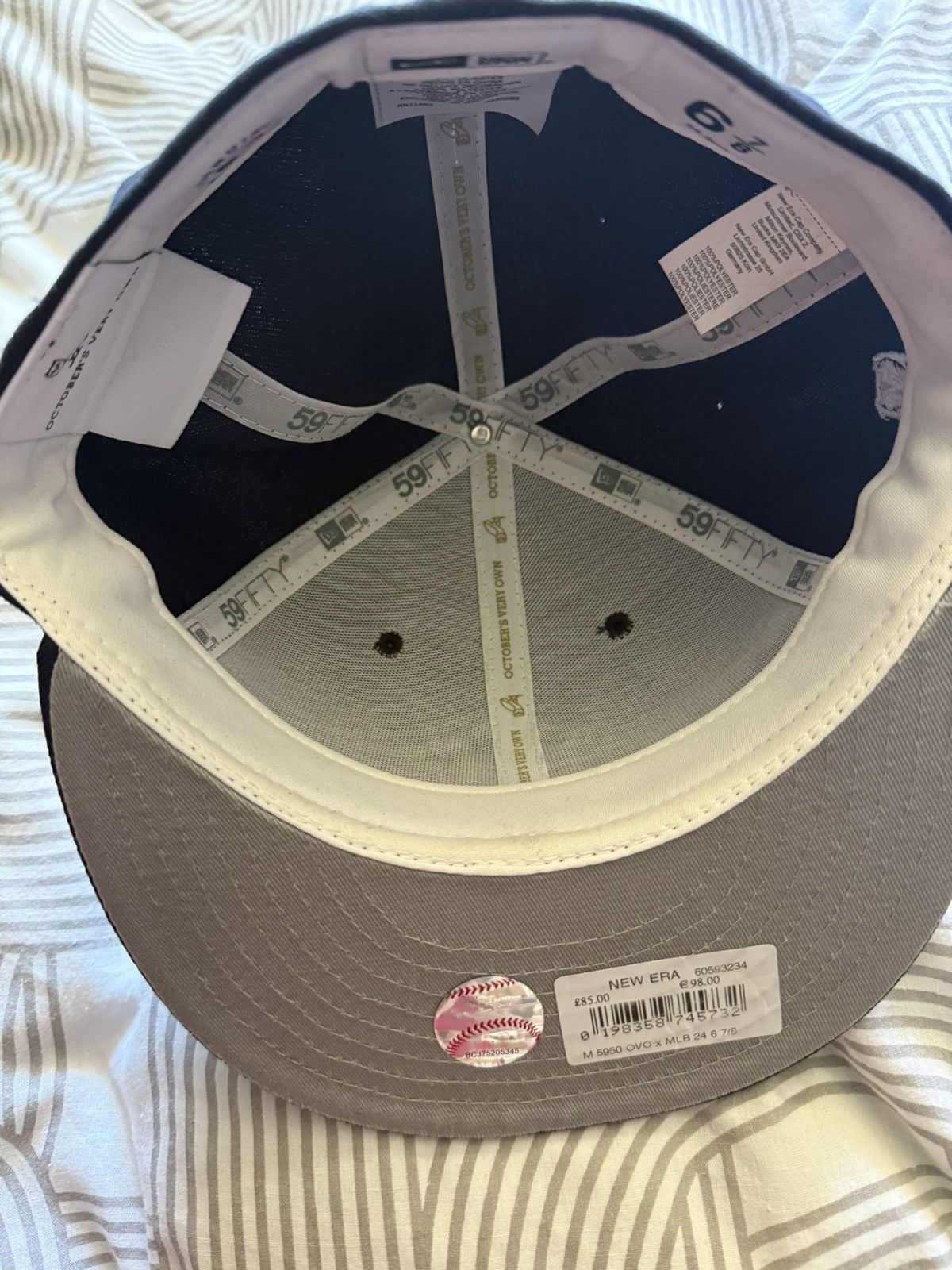 New Era × New York Yankees × October's Very Own New Era x OVO New York Yankees Fitted Size 6 7/8 Size ONE SIZE - 4 Thumbnail