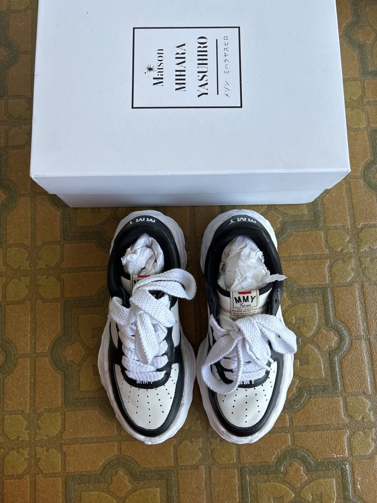 image of Maison Mihara Yasuhiro Wayne Low Original Sole Leather Sneakers in Black/White, Men's (Size 8)