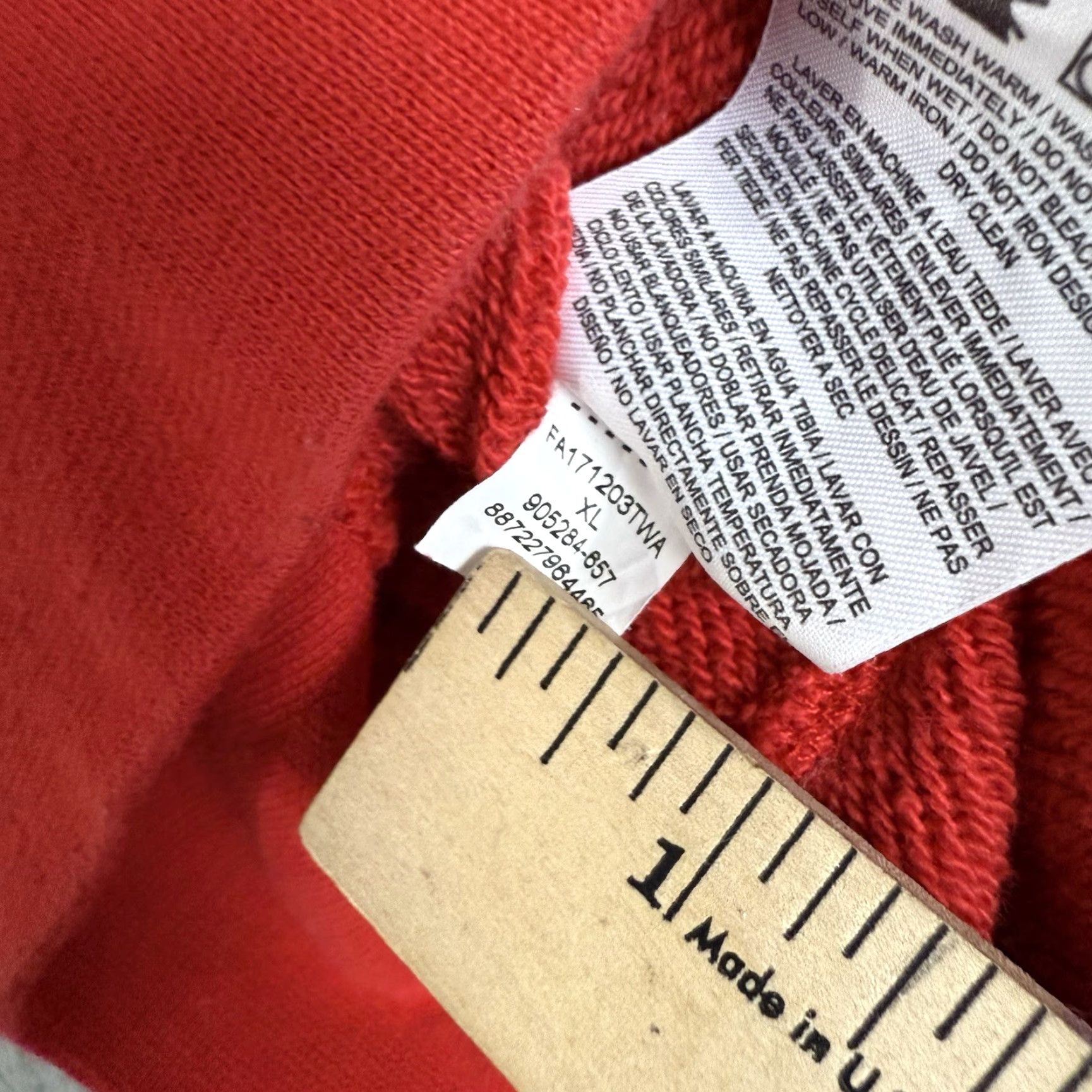 Nike VINTAGE Nike Sweatshirt Mens XL Red Embroidered Pullover Swoosh Crewneck 90s Vtg Size US XL / EU 56 / 4 - 7 Thumbnail