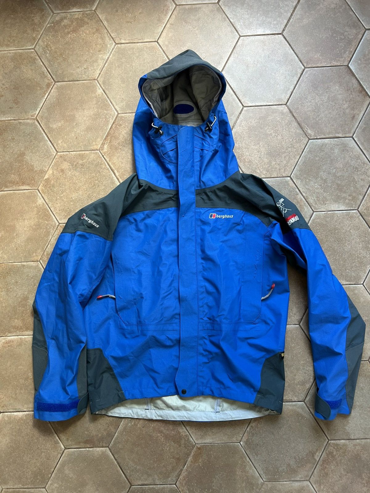 2000's Vintage Berghaus Extrem Gore-Tex XCR Shell Jacket