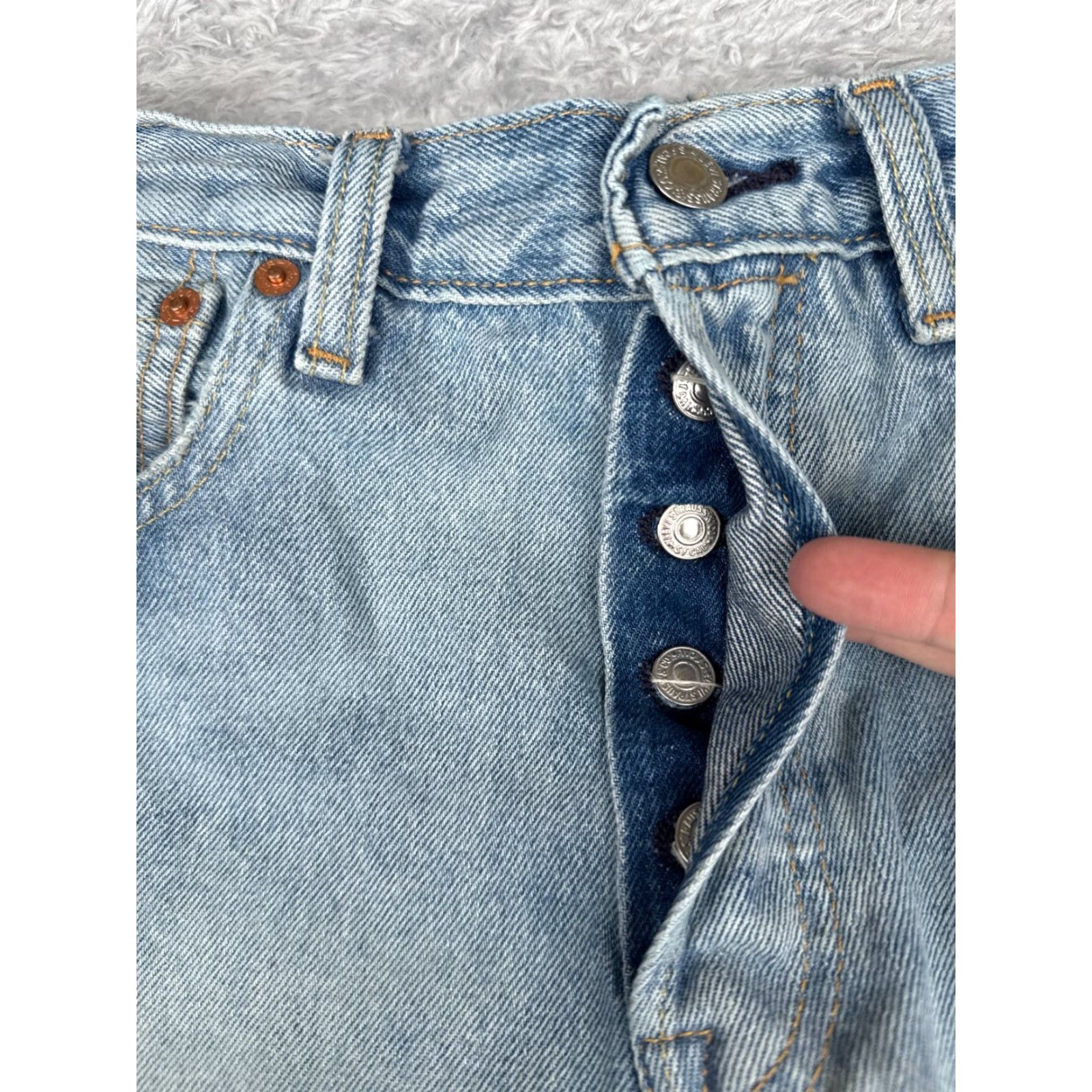 Levi's VINTAGE Levis Jeans 501 Button Fly Denim 32x32 Blue Mens Regular Straight Distressed 90s Retro 501 Series Size US 32 / EU 48 - 5 Thumbnail
