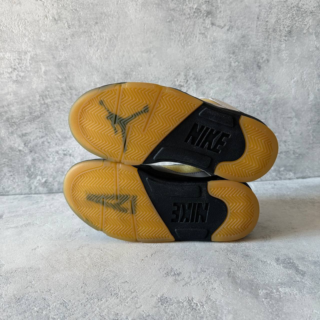 Jordan Brand Air Jordan 5 x A Ma Maniére 'Dawn' Size 38 FZ5758-004 Size US 7 / IT 37 - 7 Thumbnail