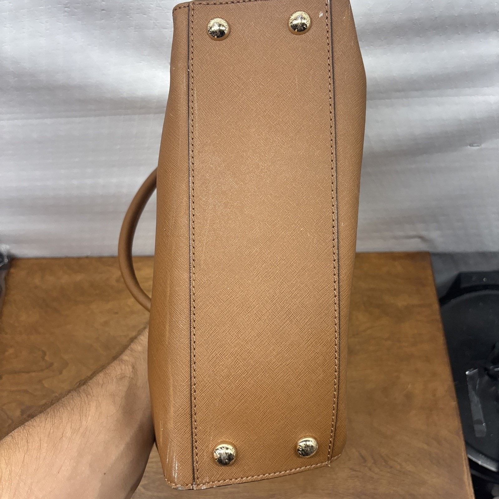 Michael Kors Michael Kors Hamilton Saffiano Leather Medium Handbag Size ONE SIZE - 6 Thumbnail