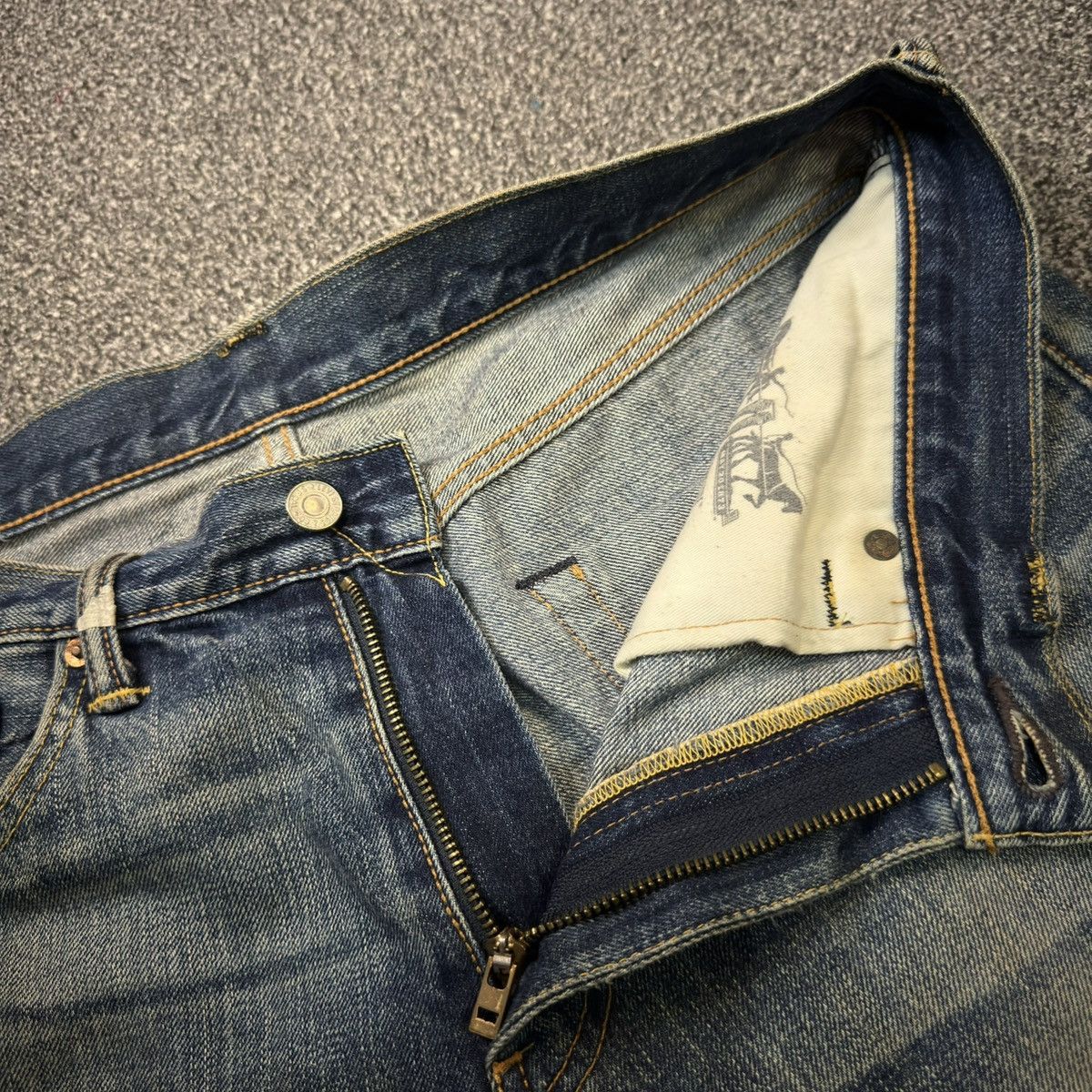 Engineered Garments × Levi's Y2K Baggy Levis 503 Bovine Leather Patch Denim Size US 33 - 13 Thumbnail